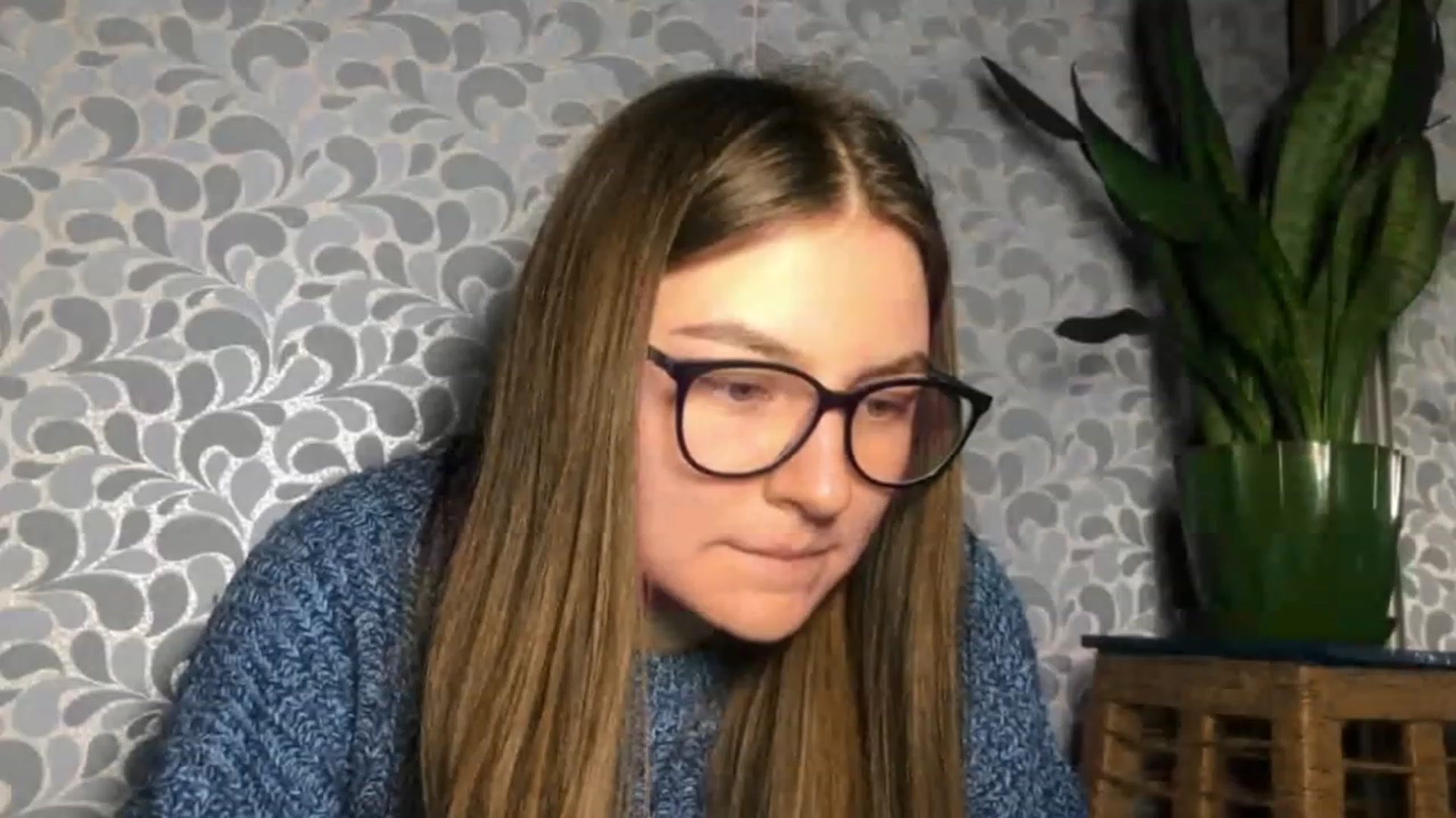 Gallery image thumbnail from Oliveevee_'s myfreecams stream on, 03/02/2023, 23:02 image 16 of 20