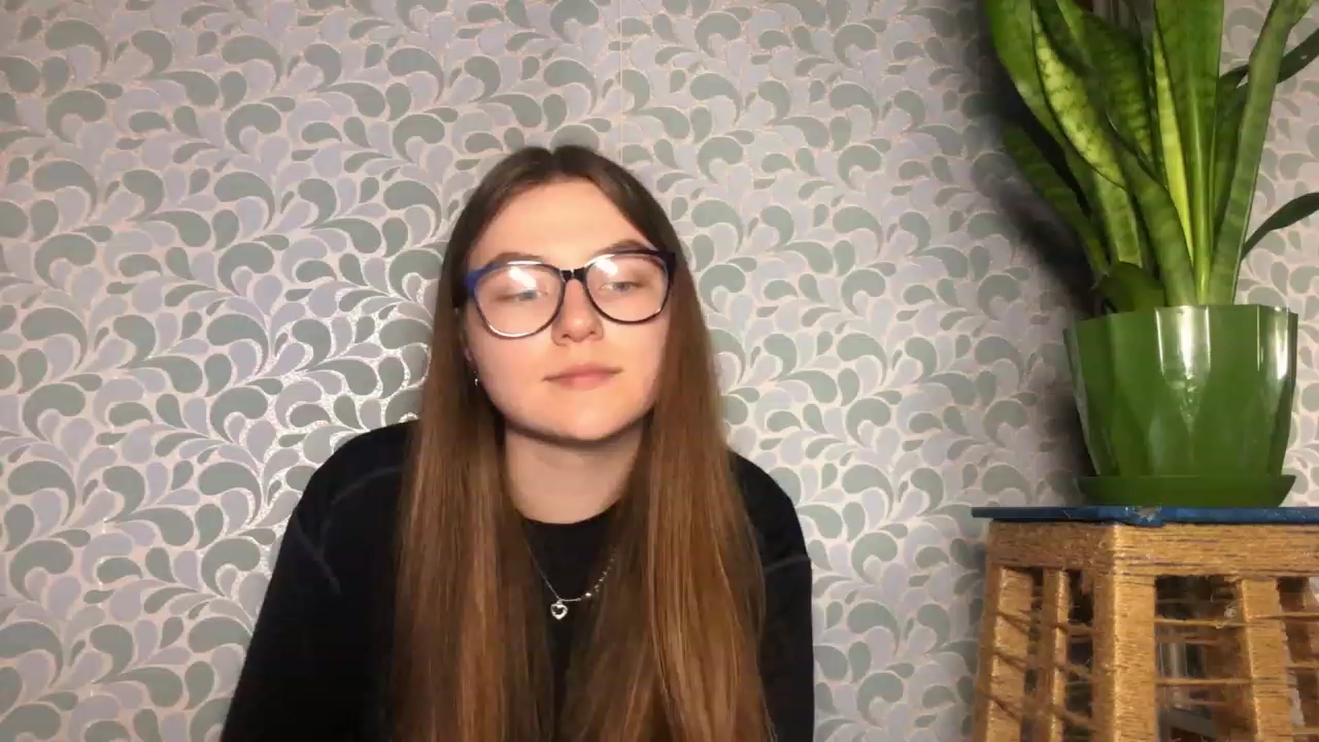 Gallery image thumbnail from Oliveevee_'s myfreecams stream on, 03/19/2023, 22:11 image 14 of 20