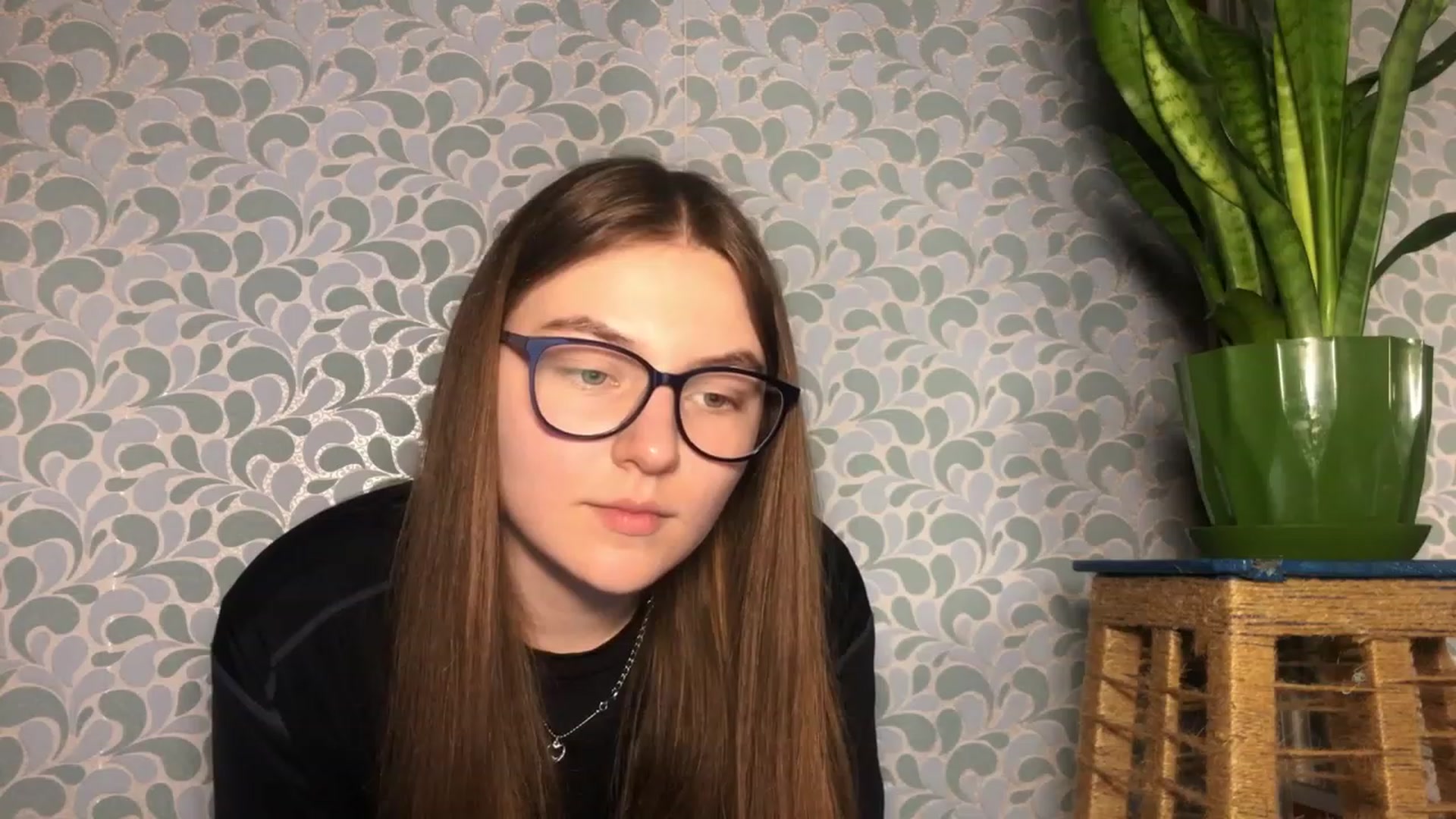 Gallery image thumbnail from Oliveevee_'s myfreecams stream on, 03/19/2023, 22:11 image 9 of 20