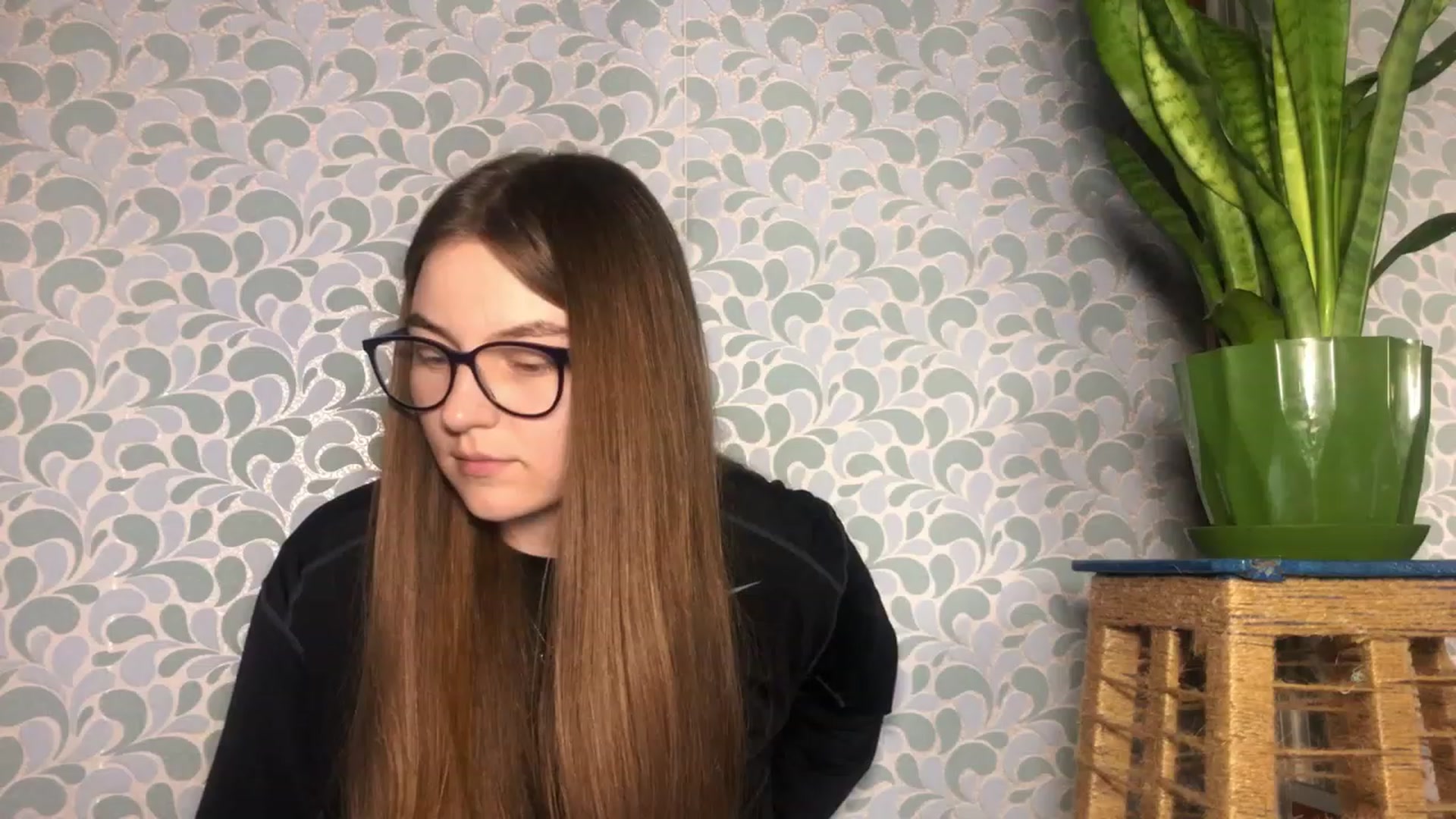 Gallery image thumbnail from Oliveevee_'s myfreecams stream on, 03/19/2023, 22:11 image 5 of 20