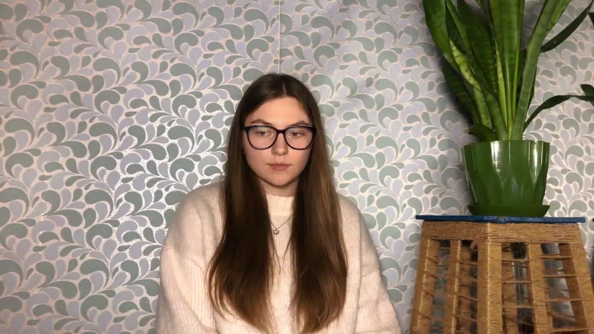 Gallery image thumbnail from Oliveevee_'s myfreecams stream on, 03/21/2023, 21:21 image 15 of 20