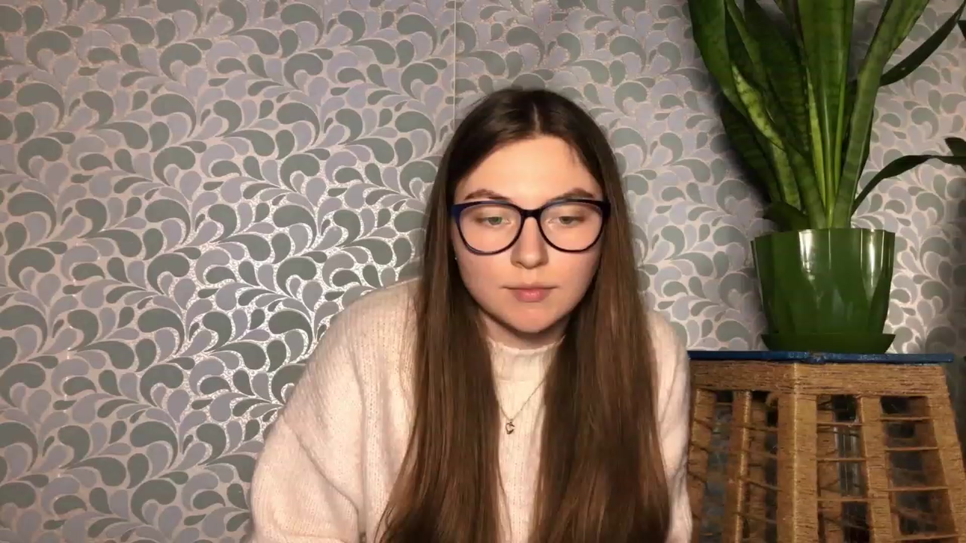 Gallery image thumbnail from Oliveevee_'s myfreecams stream on, 03/21/2023, 21:21 image 4 of 20