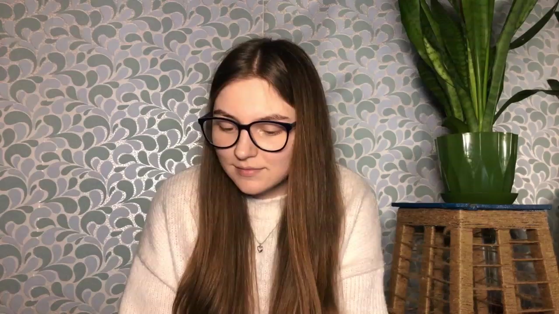 Gallery image thumbnail from Oliveevee_'s myfreecams stream on, 03/21/2023, 21:21 image 9 of 20