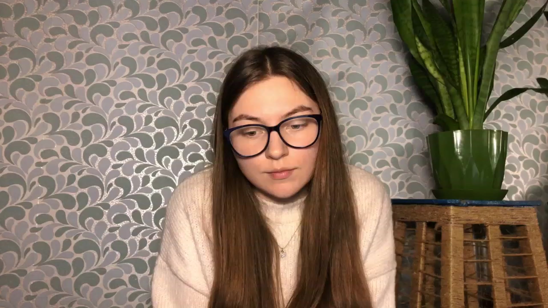 Gallery image thumbnail from Oliveevee_'s myfreecams stream on, 03/21/2023, 21:21 image 7 of 20