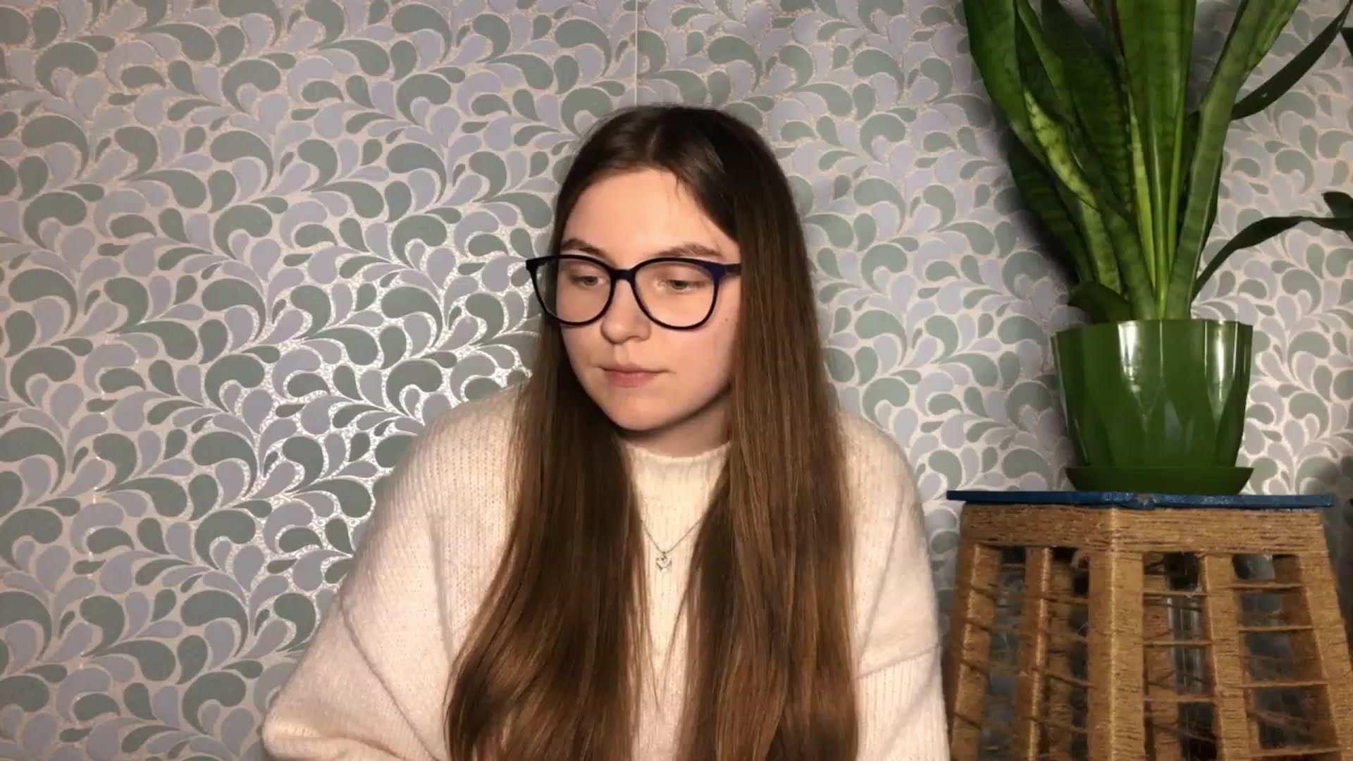 Gallery image thumbnail from Oliveevee_'s myfreecams stream on, 03/21/2023, 21:21 image 17 of 20