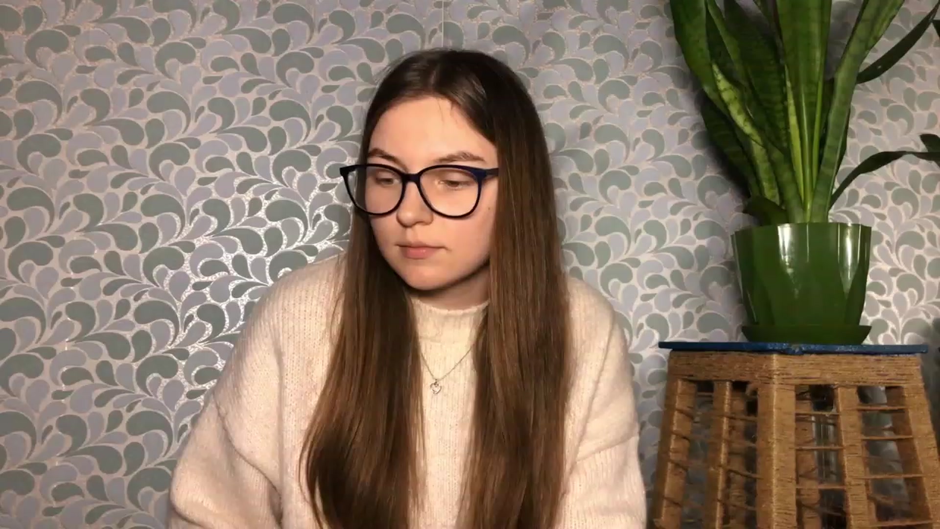 Gallery image thumbnail from Oliveevee_'s myfreecams stream on, 03/21/2023, 21:21 image 1 of 20