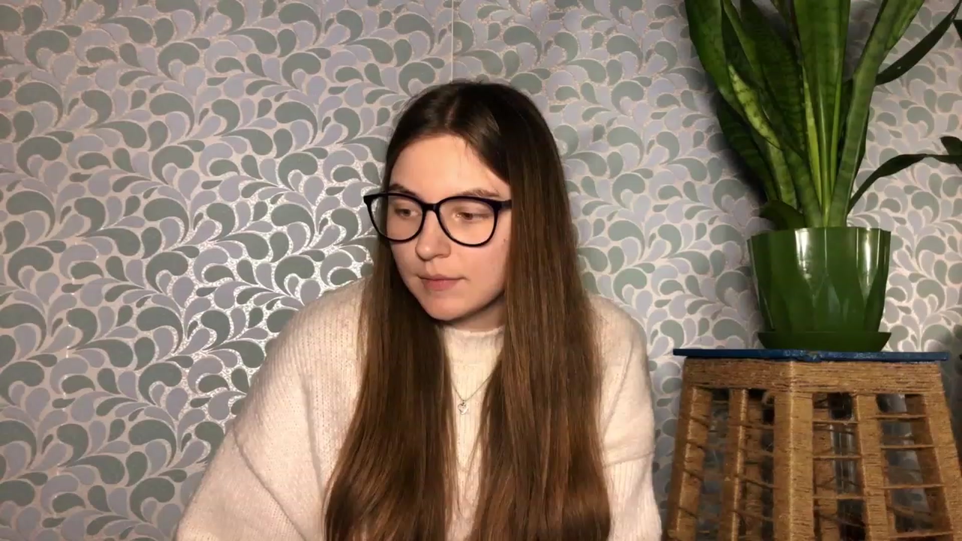 Gallery image thumbnail from Oliveevee_'s myfreecams stream on, 03/21/2023, 21:21 image 19 of 20