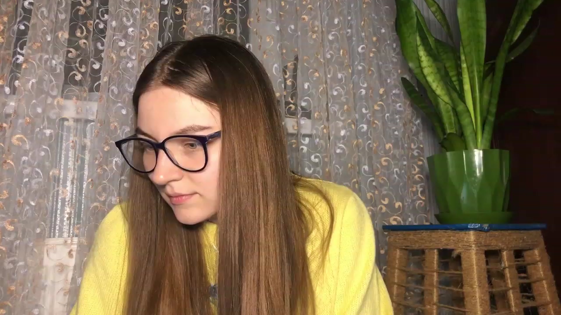 Gallery image thumbnail from Oliveevee_'s myfreecams stream on, 03/23/2023, 20:00 image 6 of 20
