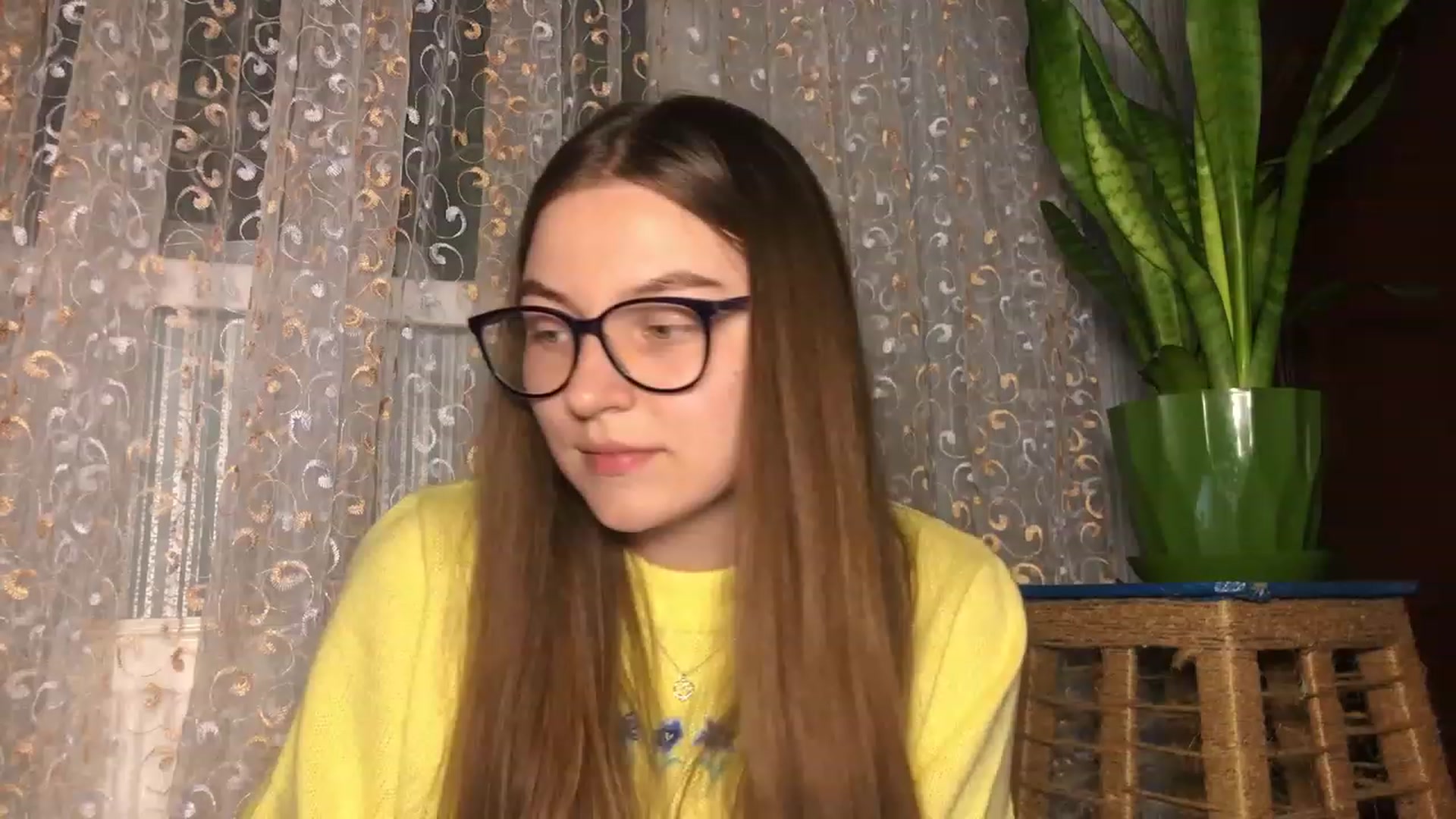 Gallery image thumbnail from Oliveevee_'s myfreecams stream on, 03/23/2023, 20:00 image 4 of 20