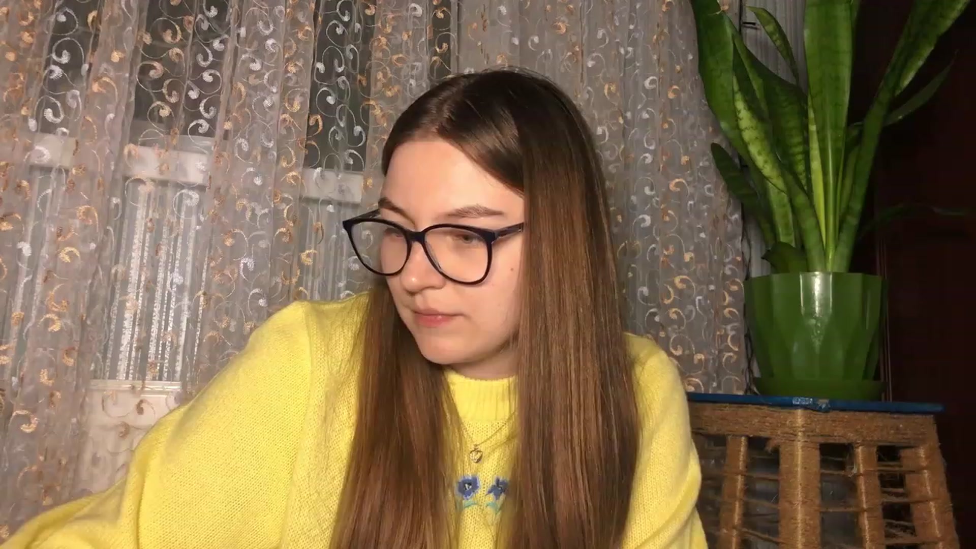 Gallery image thumbnail from Oliveevee_'s myfreecams stream on, 03/23/2023, 21:21 image 16 of 20