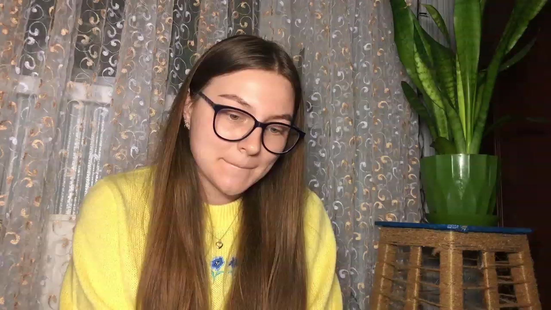 Gallery image thumbnail from Oliveevee_'s myfreecams stream on, 03/23/2023, 21:21 image 3 of 20
