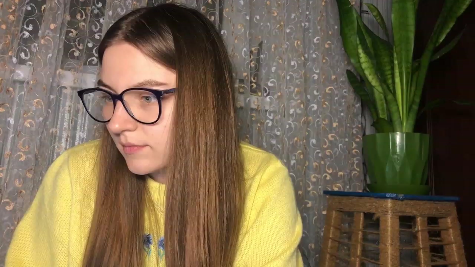Gallery image thumbnail from Oliveevee_'s myfreecams stream on, 03/23/2023, 21:21 image 15 of 20