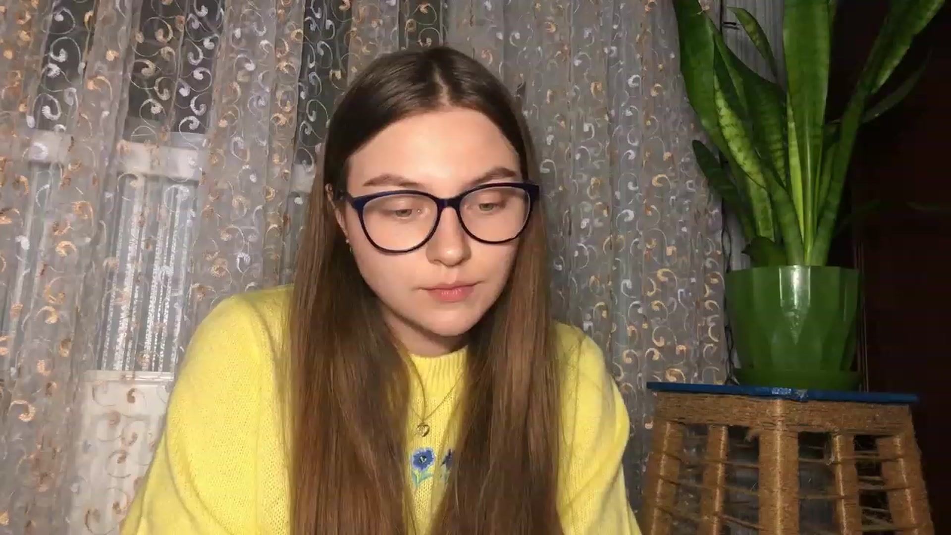 Gallery image thumbnail from Oliveevee_'s myfreecams stream on, 03/23/2023, 21:21 image 1 of 20