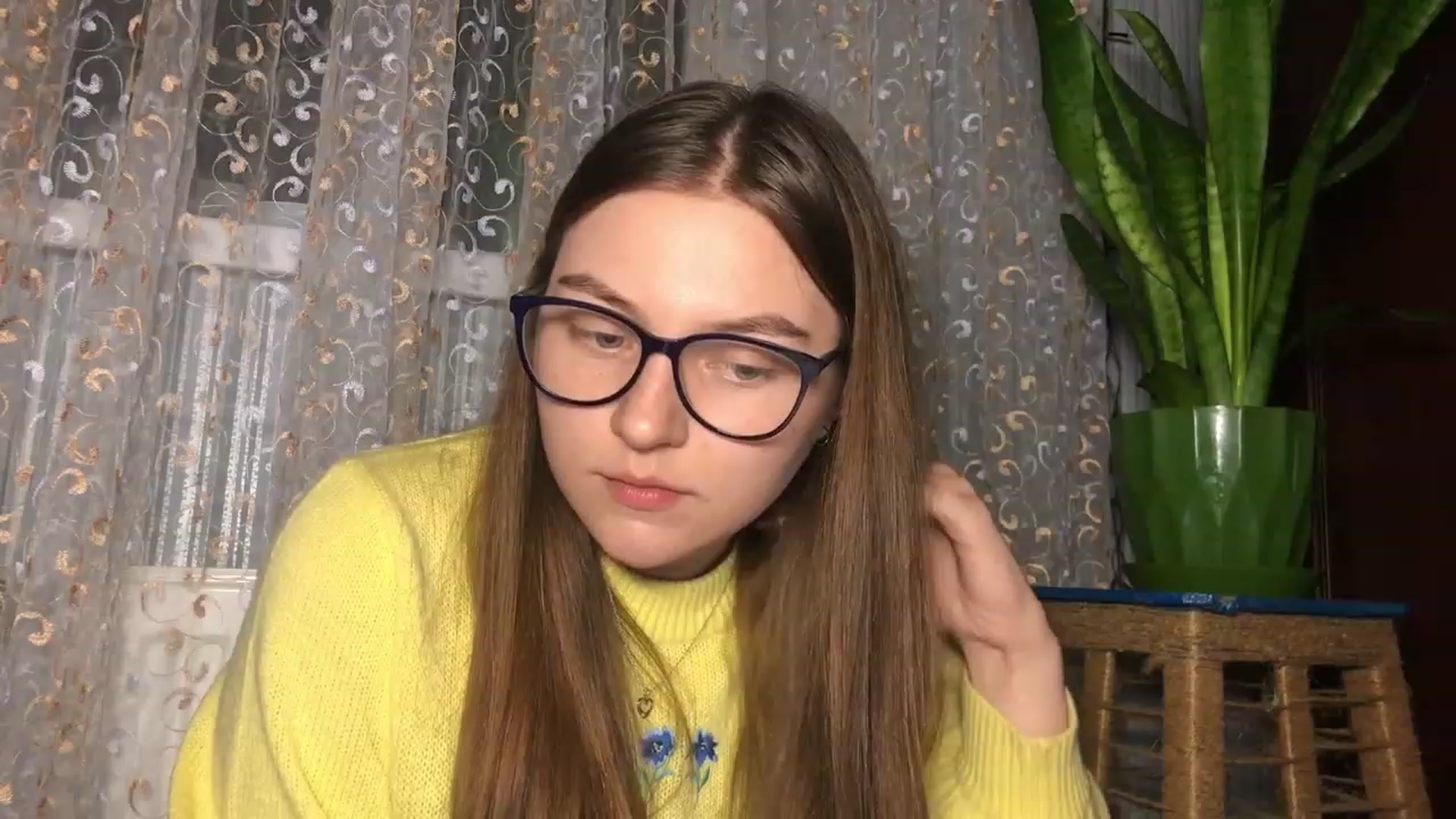 Gallery image thumbnail from Oliveevee_'s myfreecams stream on, 03/23/2023, 21:21 image 13 of 20