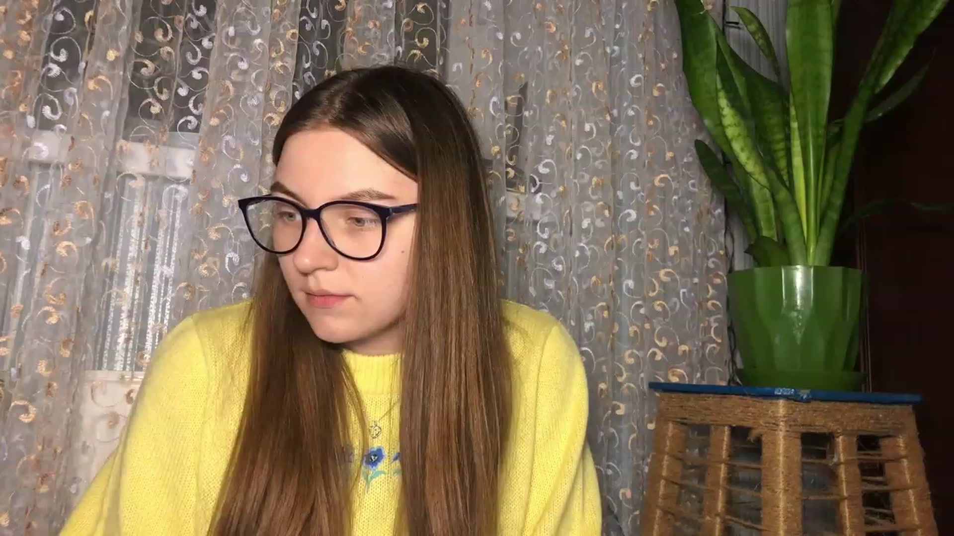 Gallery image thumbnail from Oliveevee_'s myfreecams stream on, 03/23/2023, 21:21 image 12 of 20