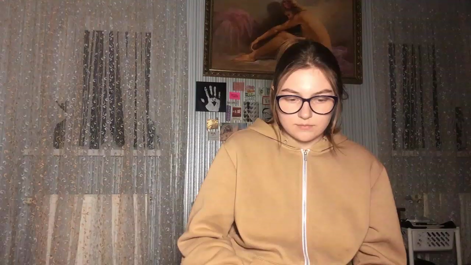 Gallery image thumbnail from Oliveevee_'s myfreecams stream on, 03/26/2023, 20:55 image 4 of 20