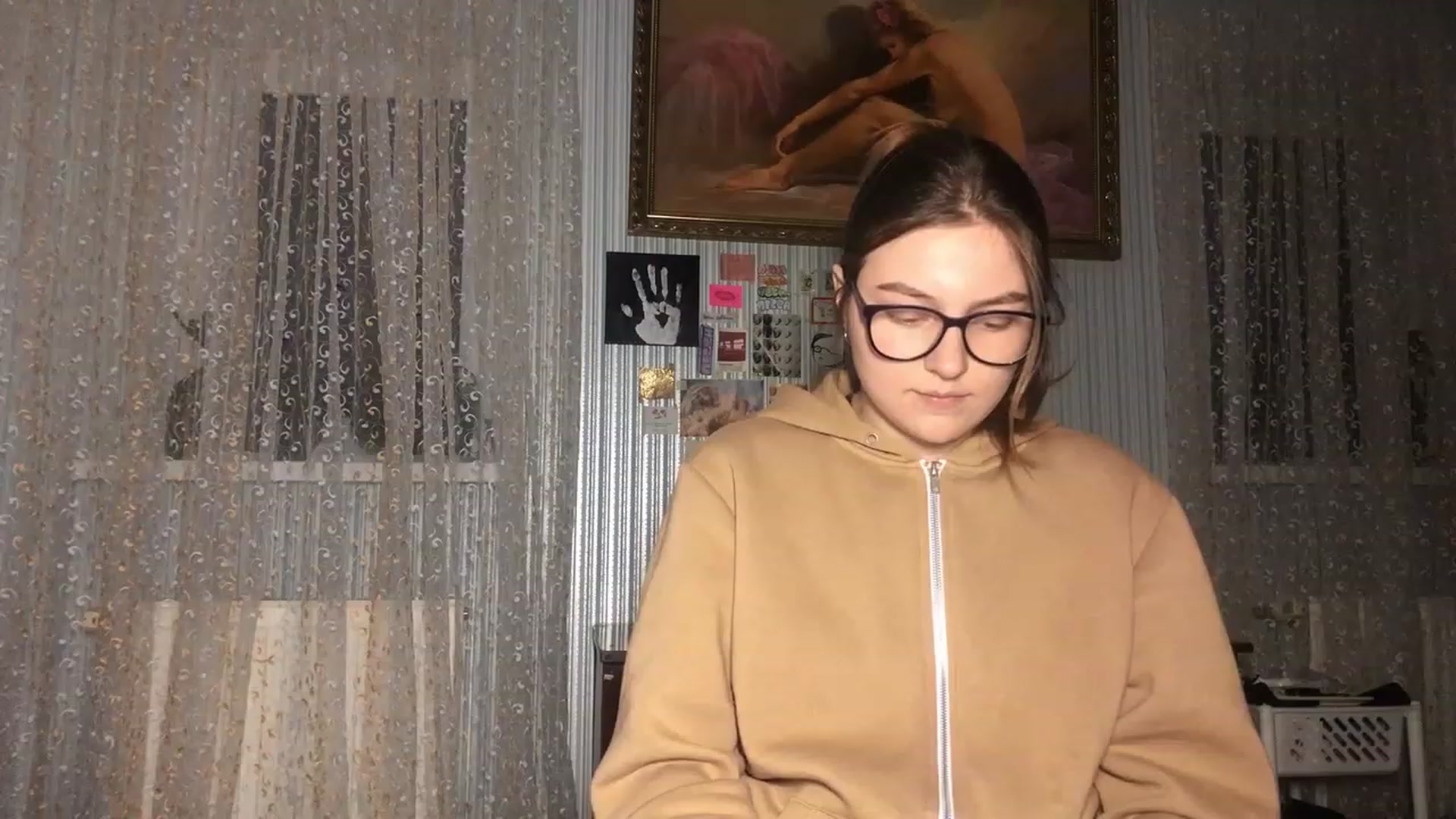 Gallery image thumbnail from Oliveevee_'s myfreecams stream on, 03/26/2023, 20:55 image 8 of 20