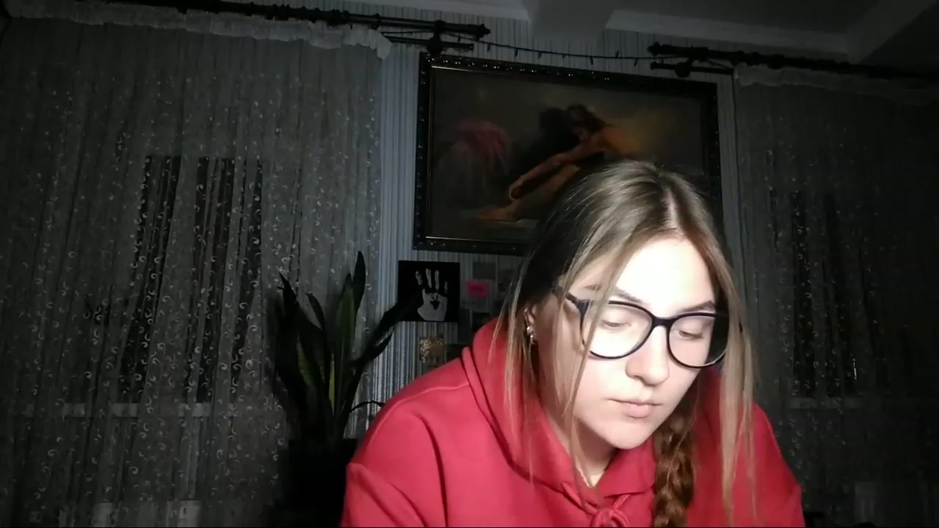 Gallery image thumbnail from Oliveevee_'s myfreecams stream on, 04/24/2023, 21:11 image 5 of 20