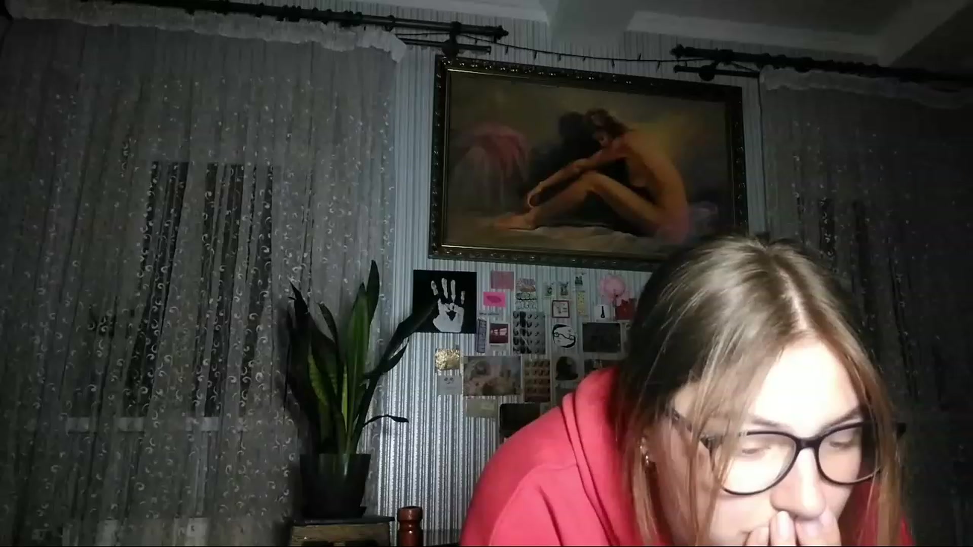 Gallery image thumbnail from Oliveevee_'s myfreecams stream on, 04/24/2023, 21:11 image 18 of 20