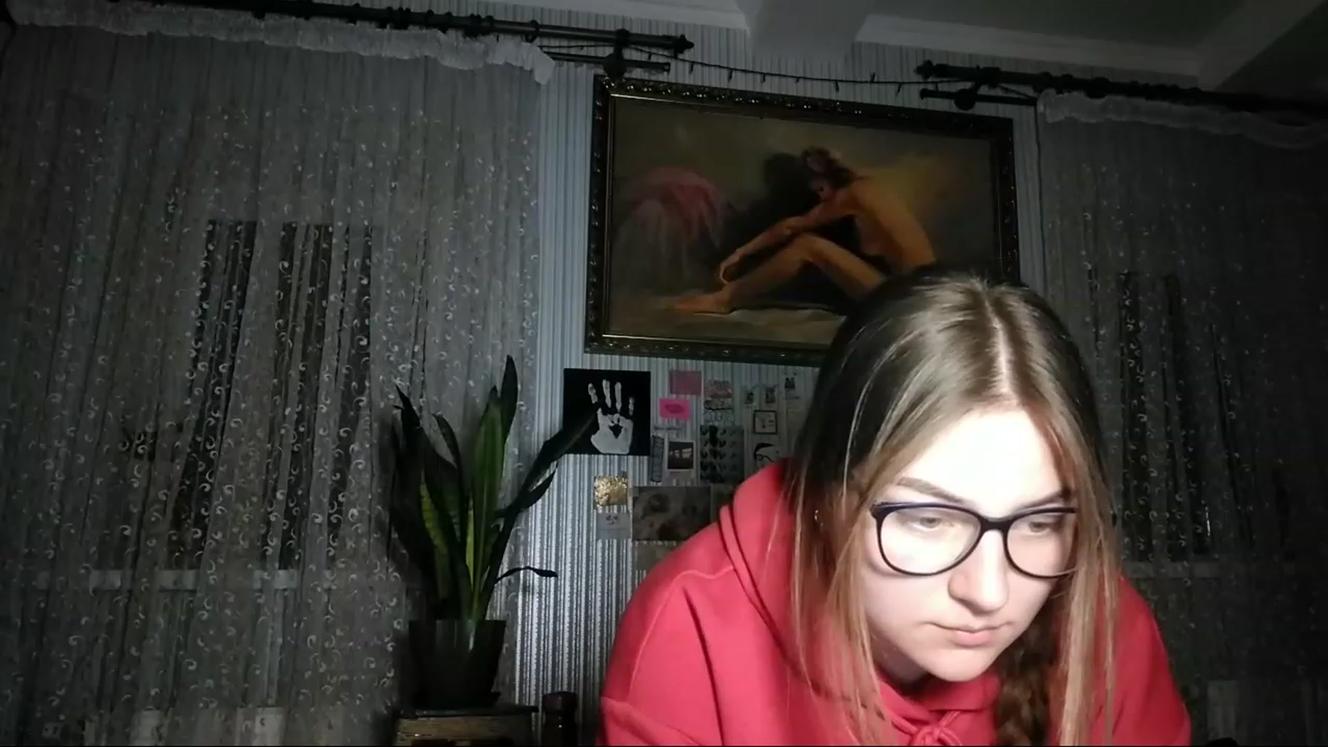 Gallery image thumbnail from Oliveevee_'s myfreecams stream on, 04/24/2023, 21:11 image 15 of 20