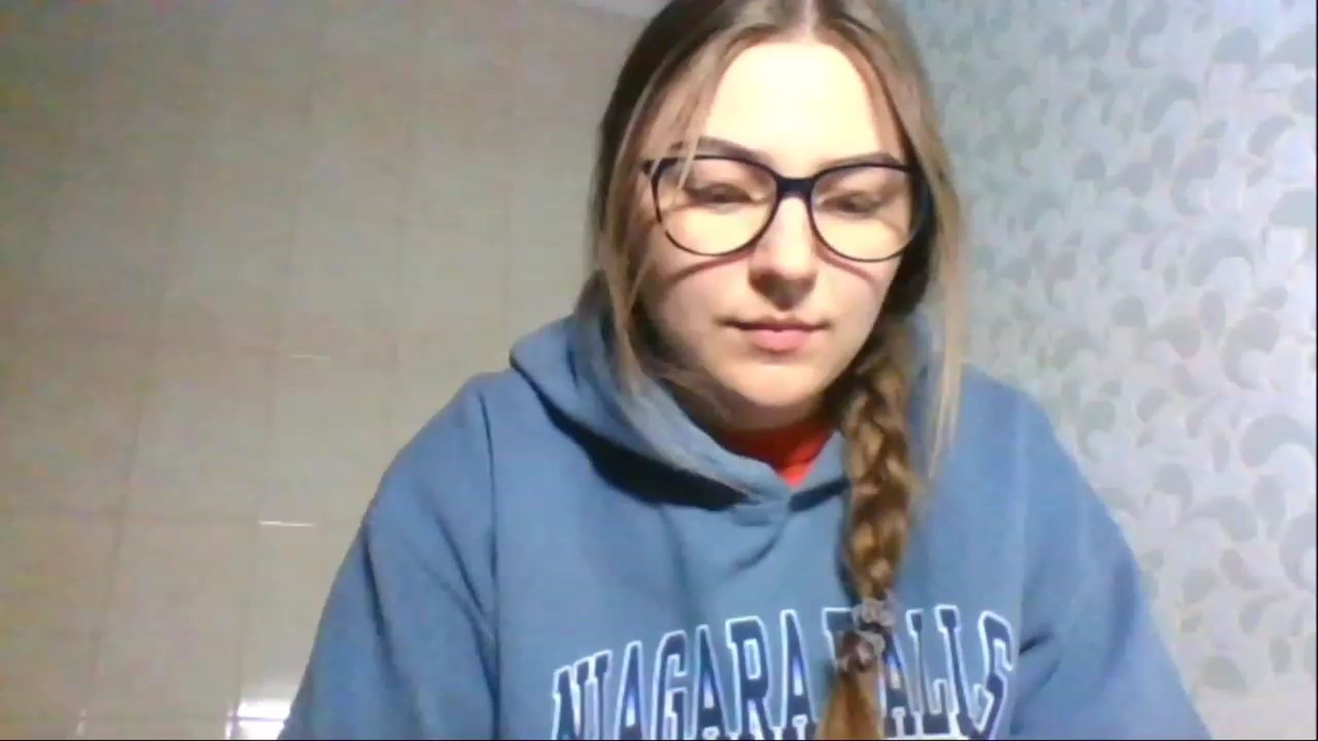 Gallery image thumbnail from Oliveevee_'s myfreecams stream on, 04/26/2023, 17:40 image 12 of 20
