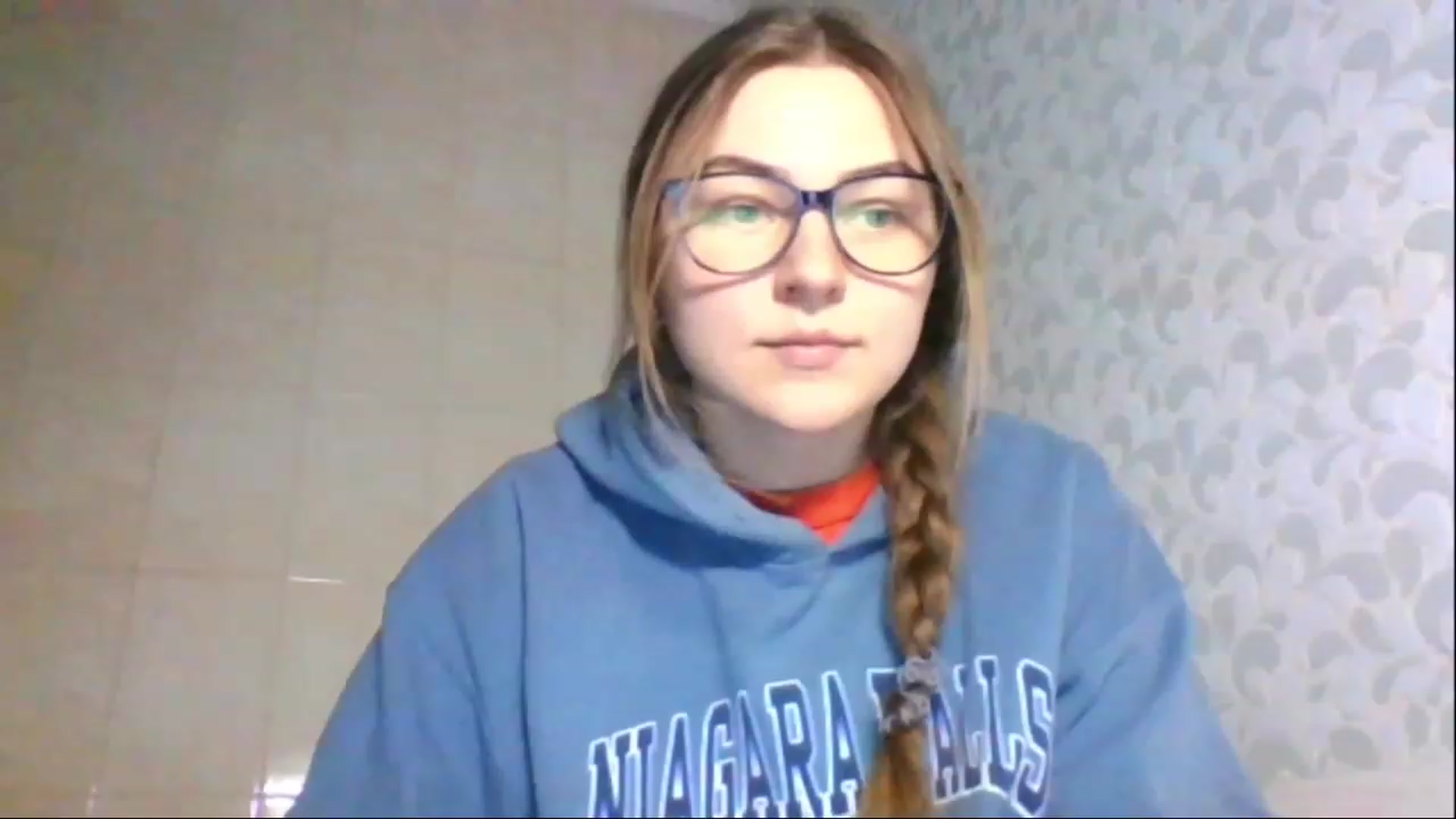 Gallery image thumbnail from Oliveevee_'s myfreecams stream on, 04/26/2023, 17:40 image 9 of 20