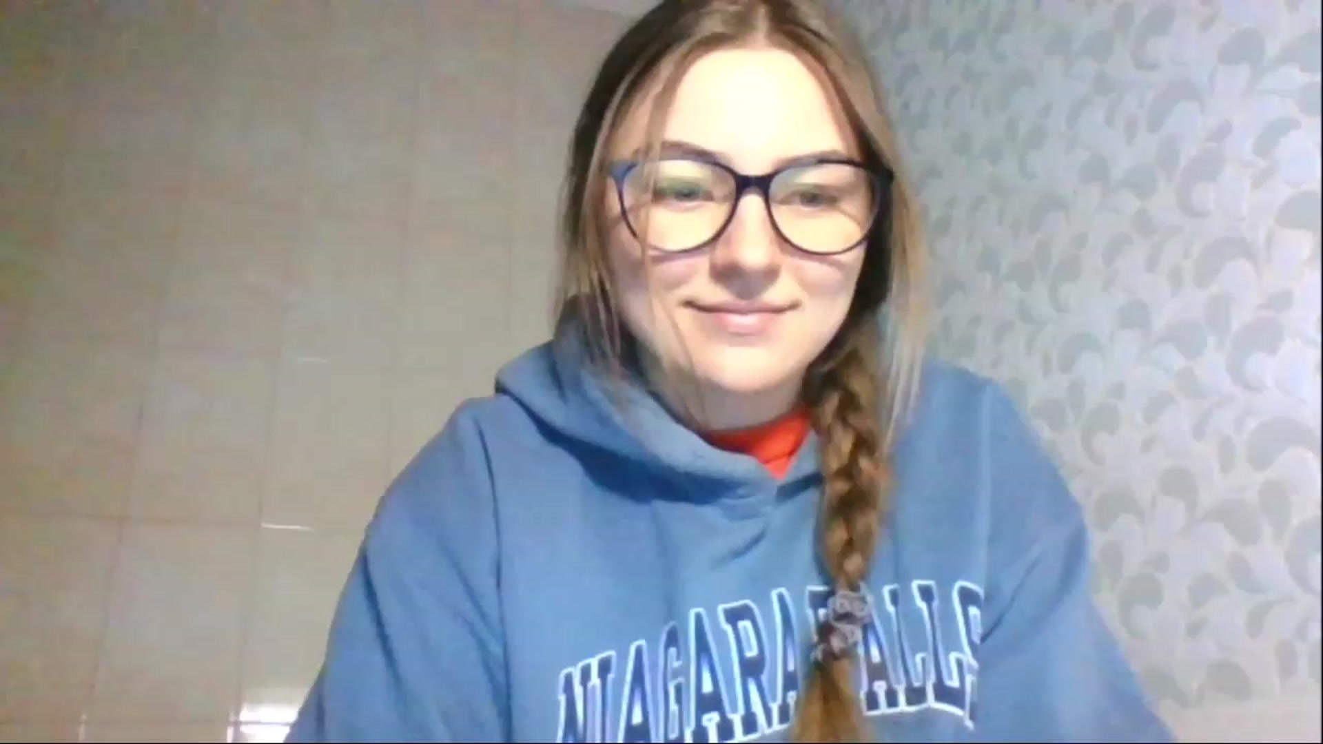 Gallery image thumbnail from Oliveevee_'s myfreecams stream on, 04/26/2023, 17:40 image 4 of 20