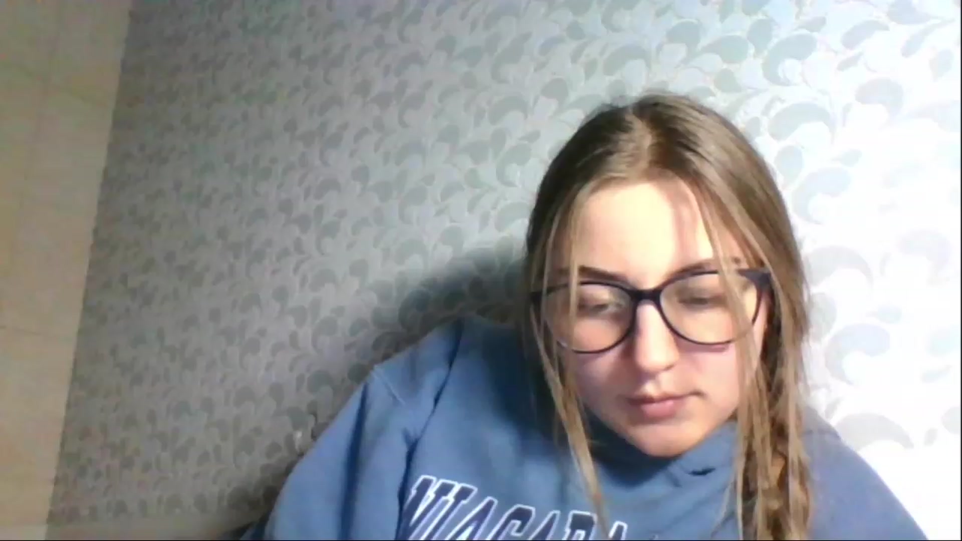 Gallery image thumbnail from Oliveevee_'s myfreecams stream on, 04/26/2023, 19:20 image 12 of 20