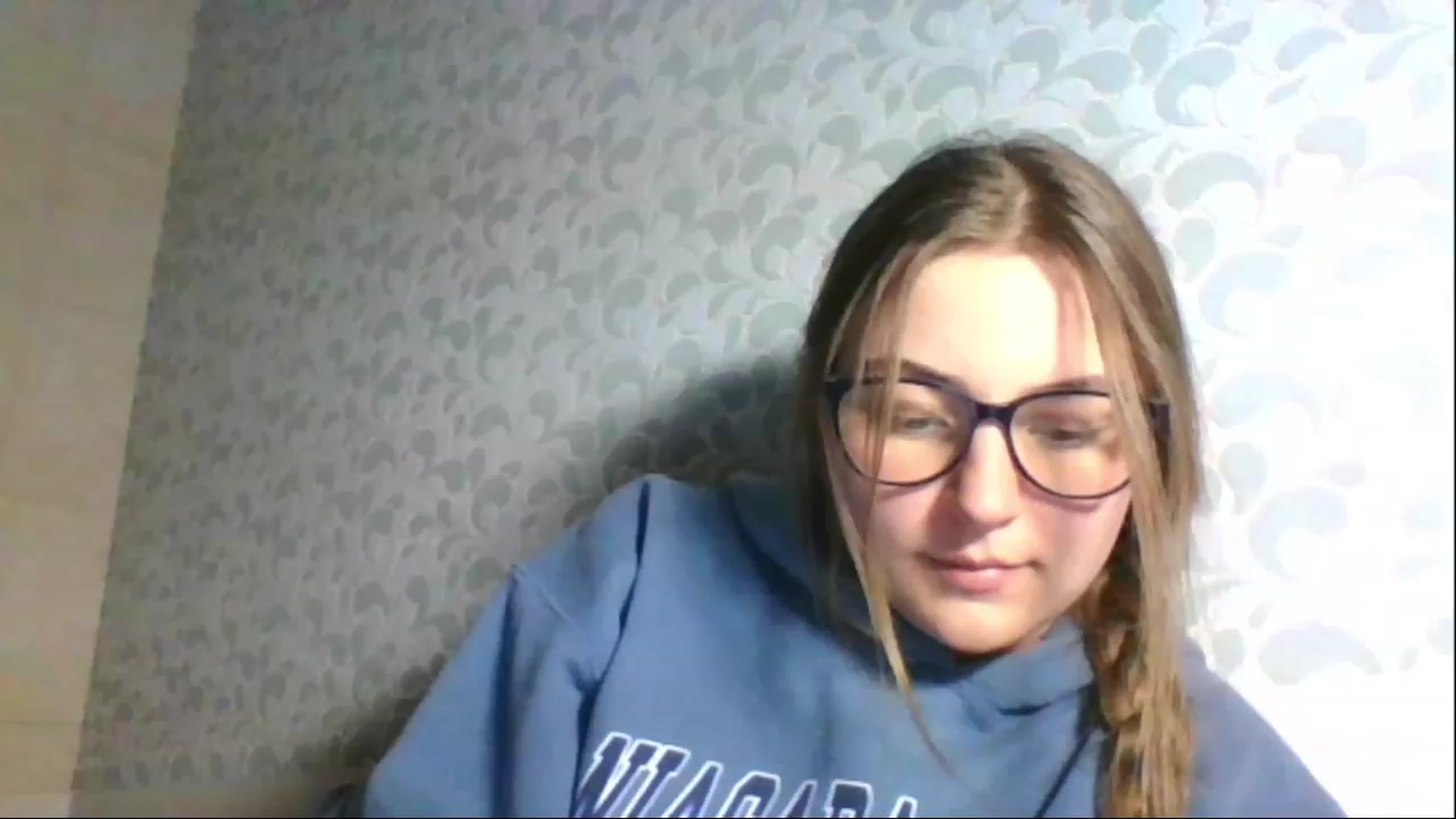 Gallery image thumbnail from Oliveevee_'s myfreecams stream on, 04/26/2023, 19:20 image 18 of 20