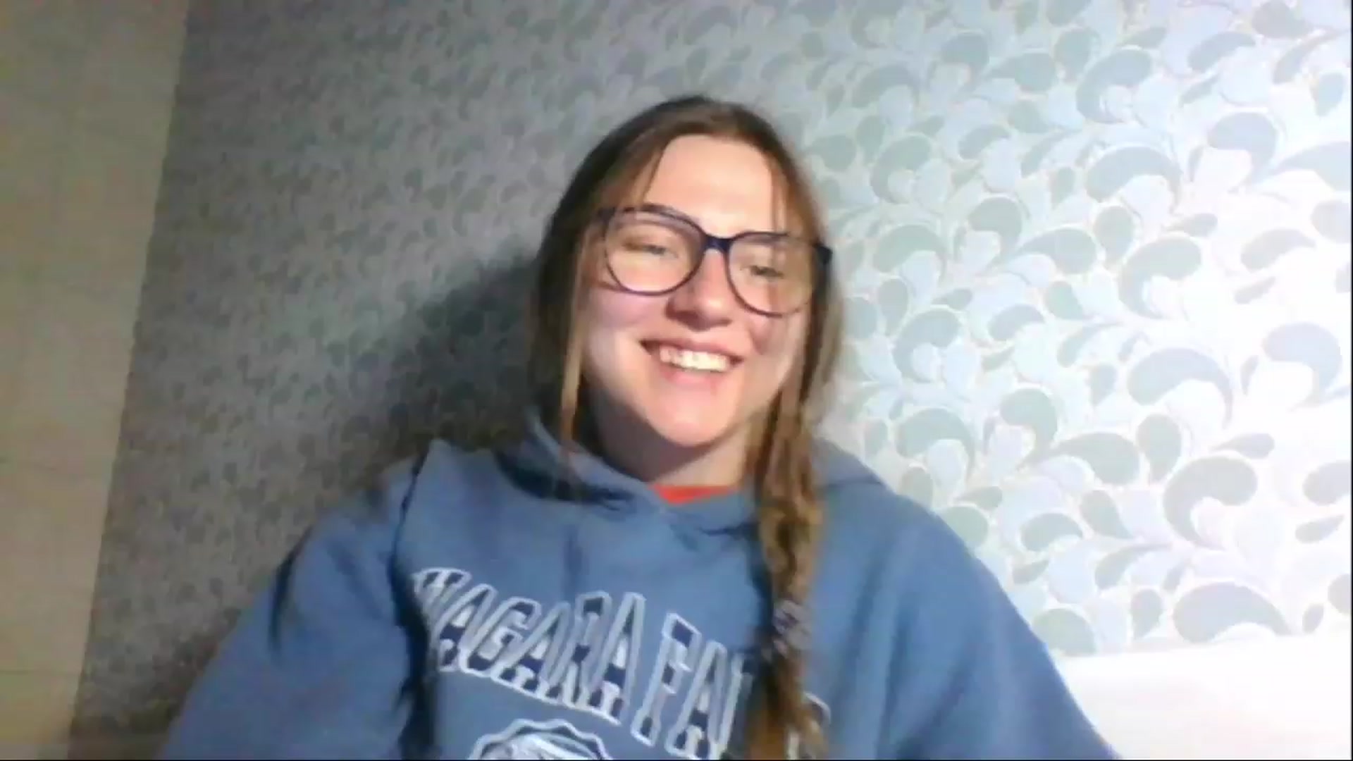 Gallery image thumbnail from Oliveevee_'s myfreecams stream on, 04/26/2023, 19:20 image 10 of 20