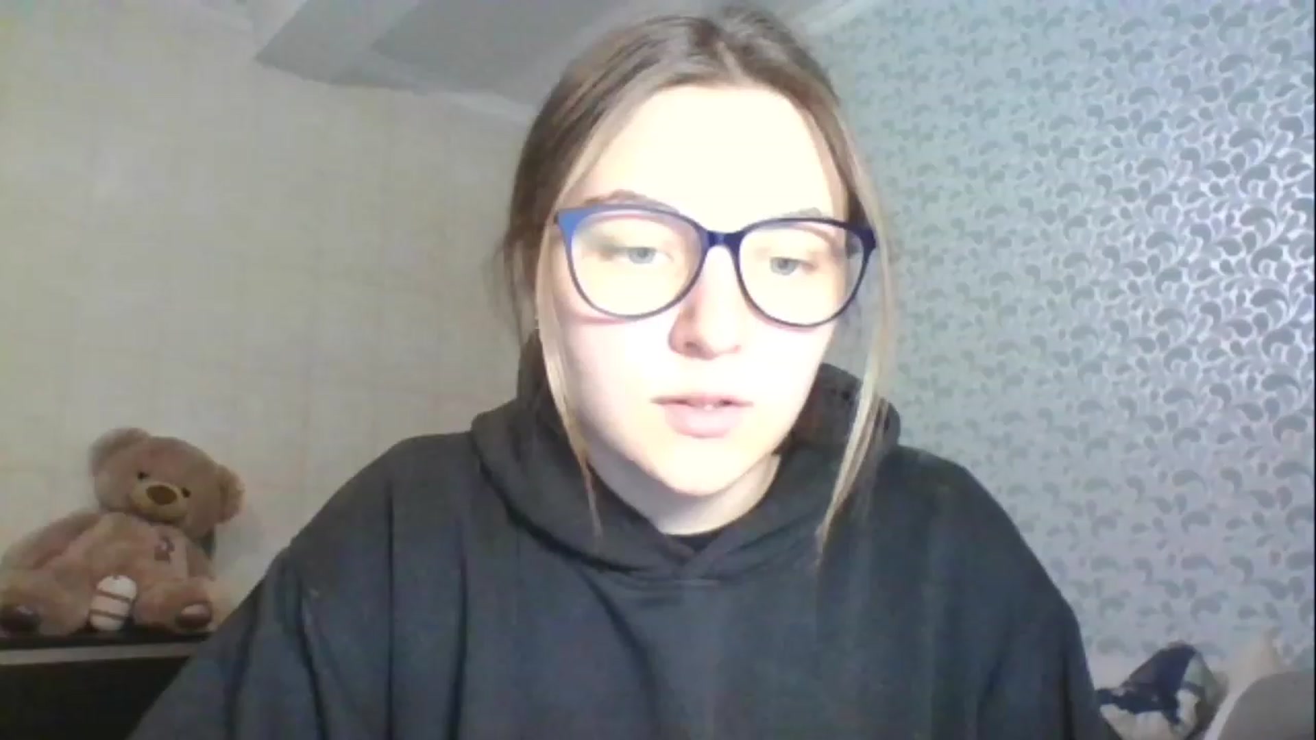 Gallery image thumbnail from Oliveevee_'s myfreecams stream on, 05/01/2023, 18:48 image 17 of 20
