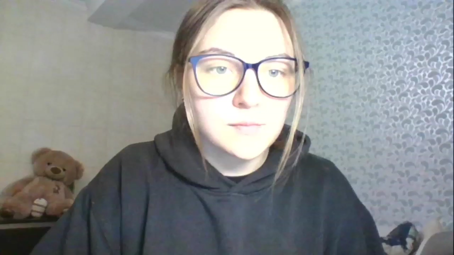 Gallery image thumbnail from Oliveevee_'s myfreecams stream on, 05/01/2023, 18:48 image 14 of 20