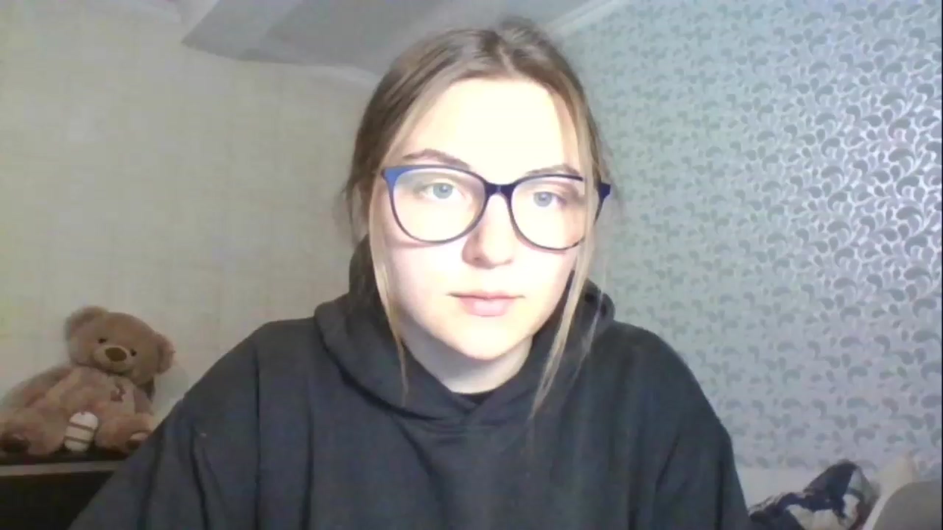 Gallery image thumbnail from Oliveevee_'s myfreecams stream on, 05/01/2023, 18:48 image 16 of 20