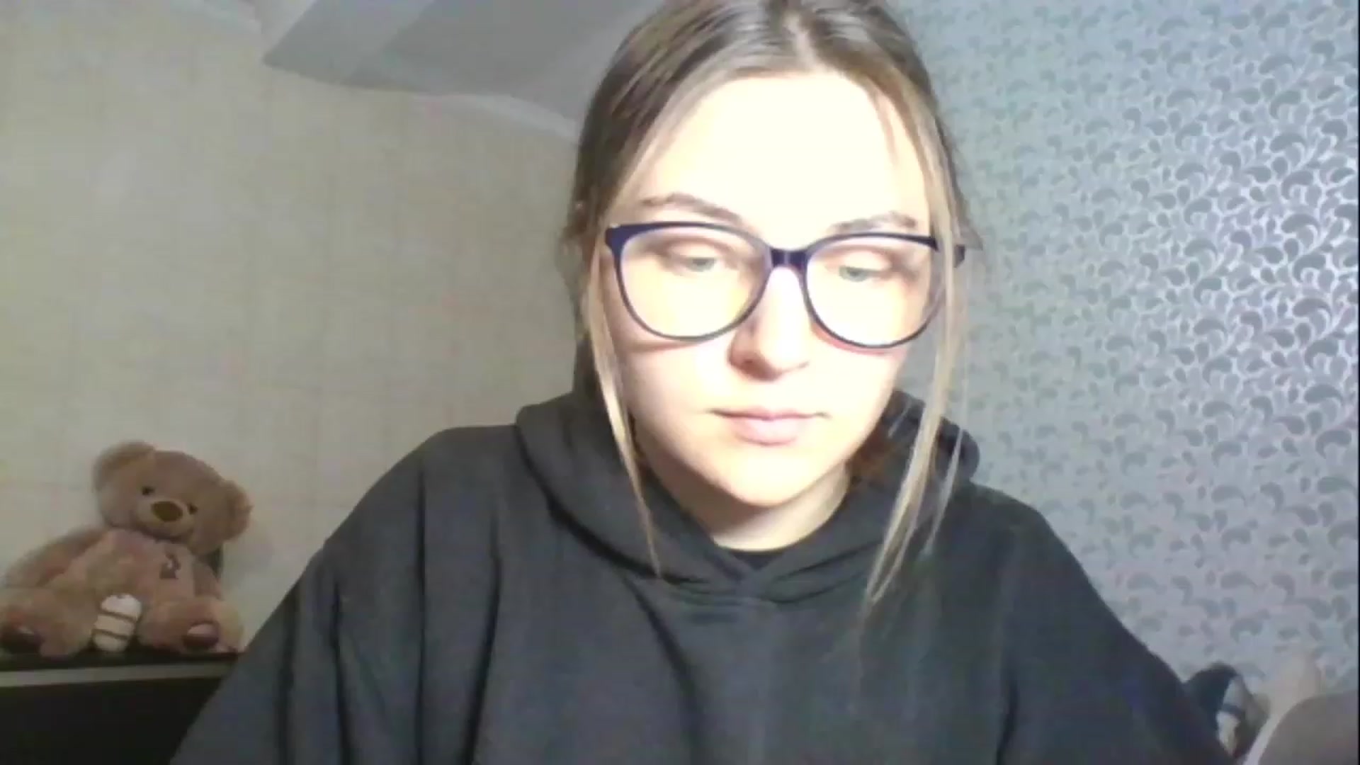 Gallery image thumbnail from Oliveevee_'s myfreecams stream on, 05/01/2023, 18:48 image 12 of 20