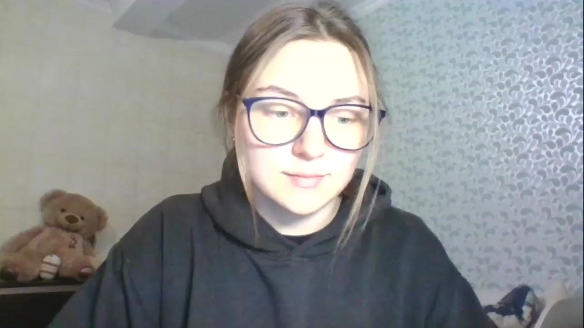 Gallery image thumbnail from Oliveevee_'s myfreecams stream on, 05/01/2023, 18:48 image 15 of 20