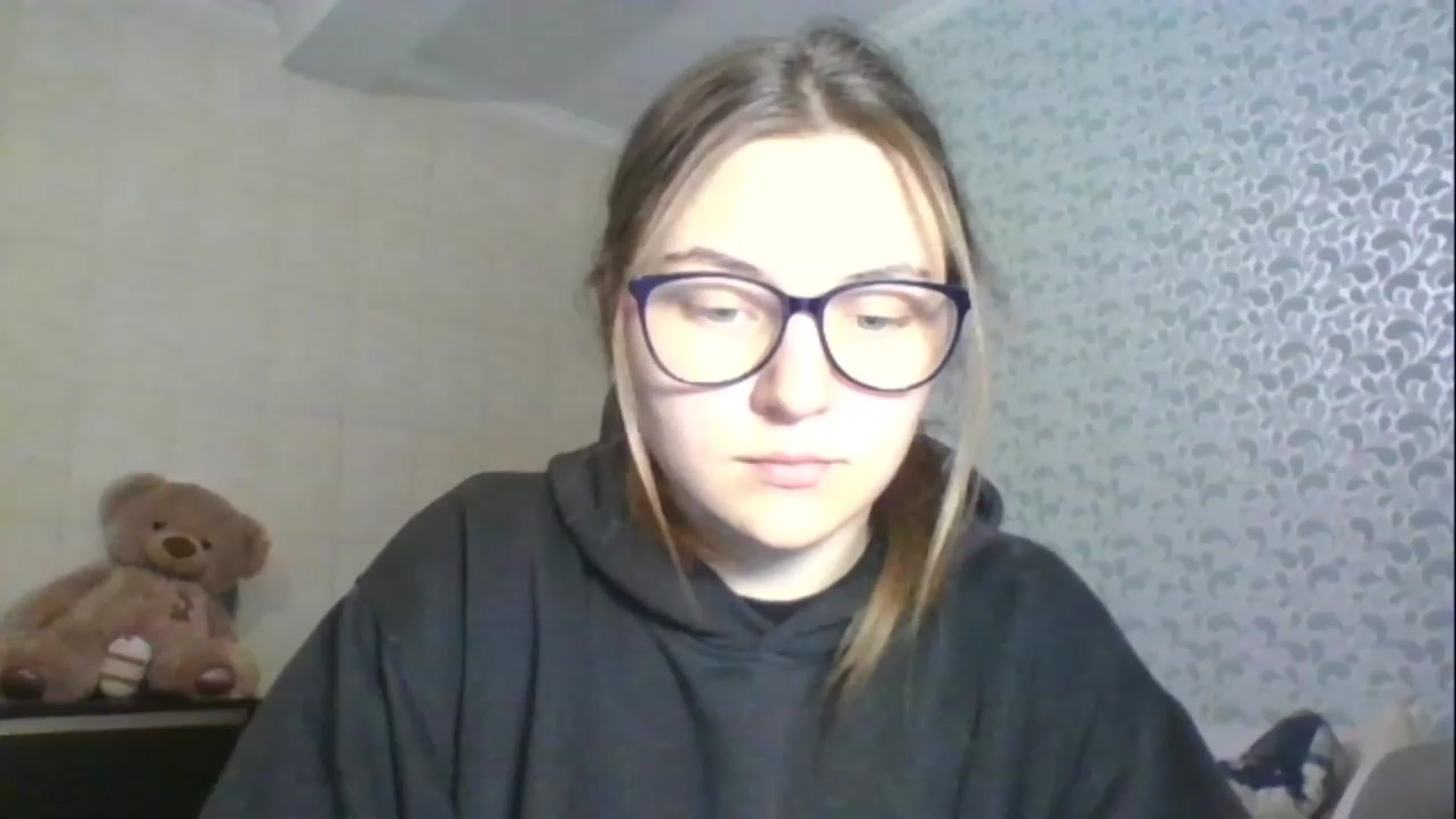 Gallery image thumbnail from Oliveevee_'s myfreecams stream on, 05/01/2023, 18:48 image 4 of 20