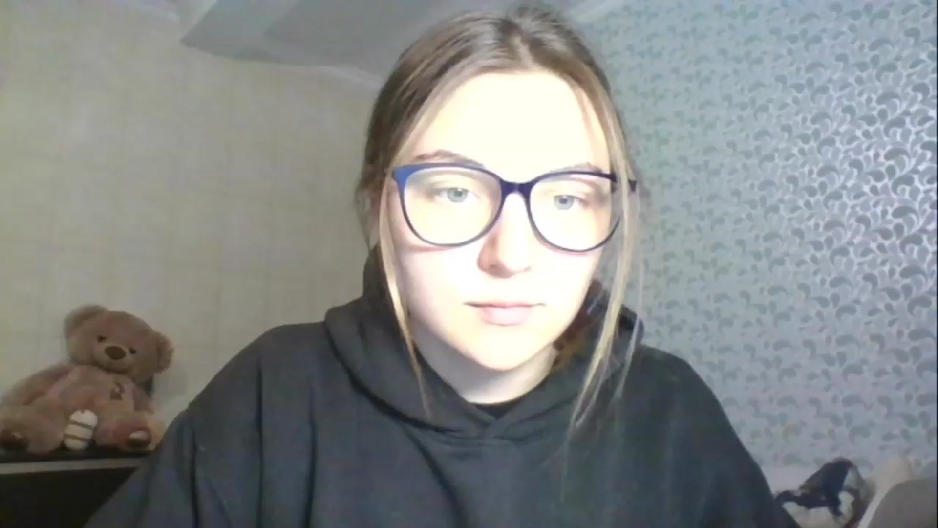 Gallery image thumbnail from Oliveevee_'s myfreecams stream on, 05/01/2023, 18:48 image 10 of 20