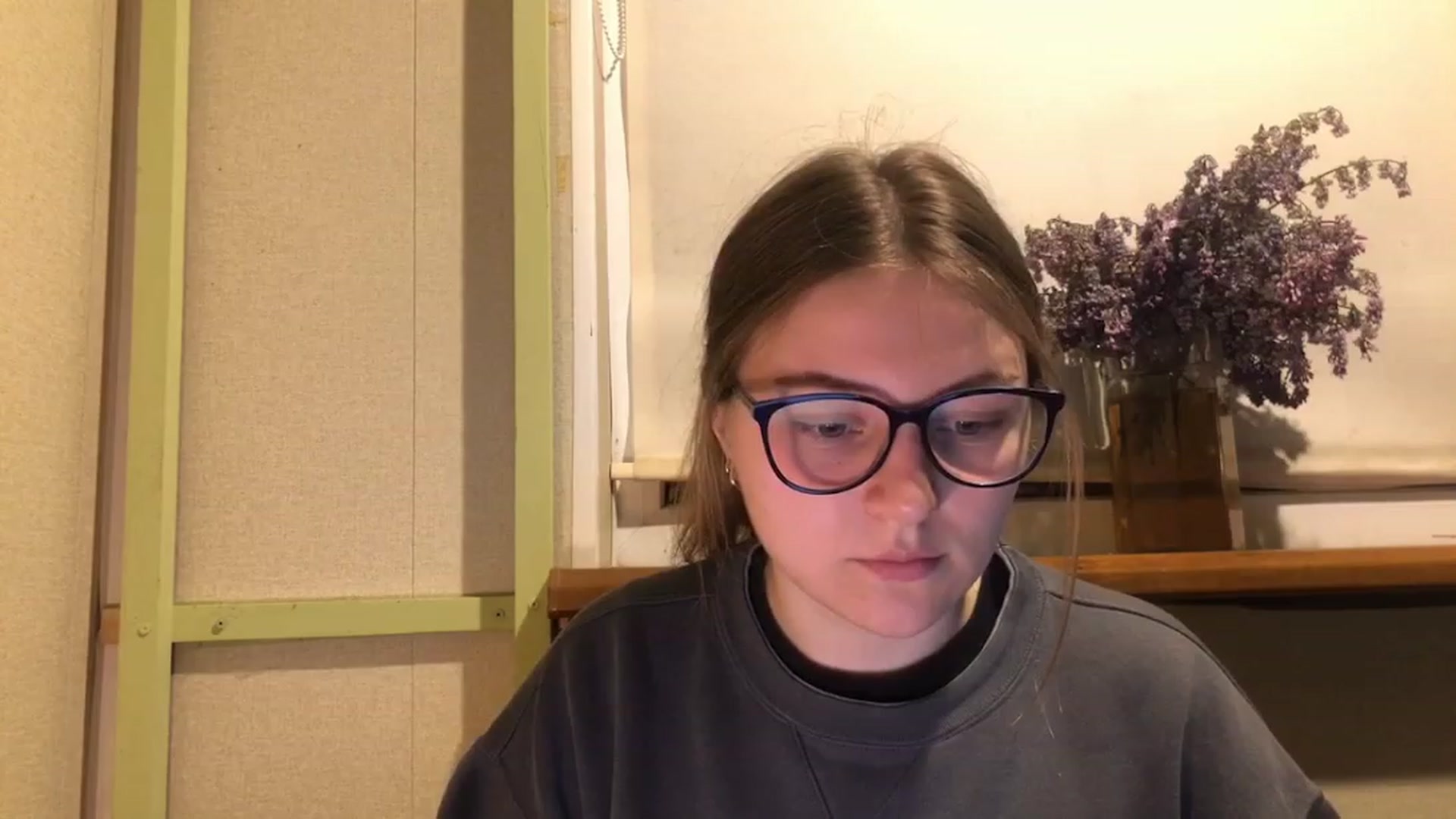 Gallery image thumbnail from Oliveevee_'s myfreecams stream on, 05/13/2023, 21:05 image 6 of 20