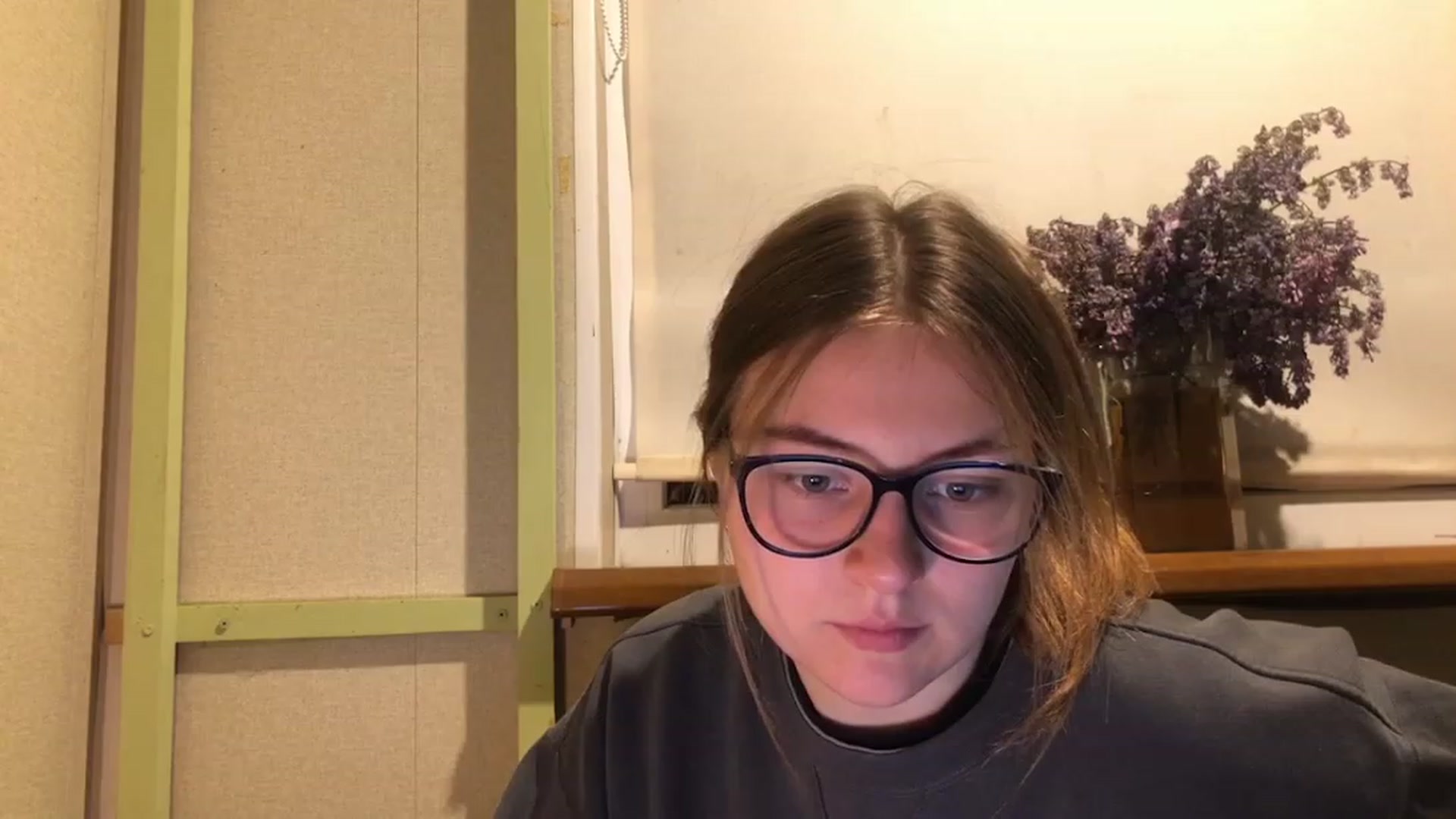 Gallery image thumbnail from Oliveevee_'s myfreecams stream on, 05/13/2023, 21:05 image 17 of 20