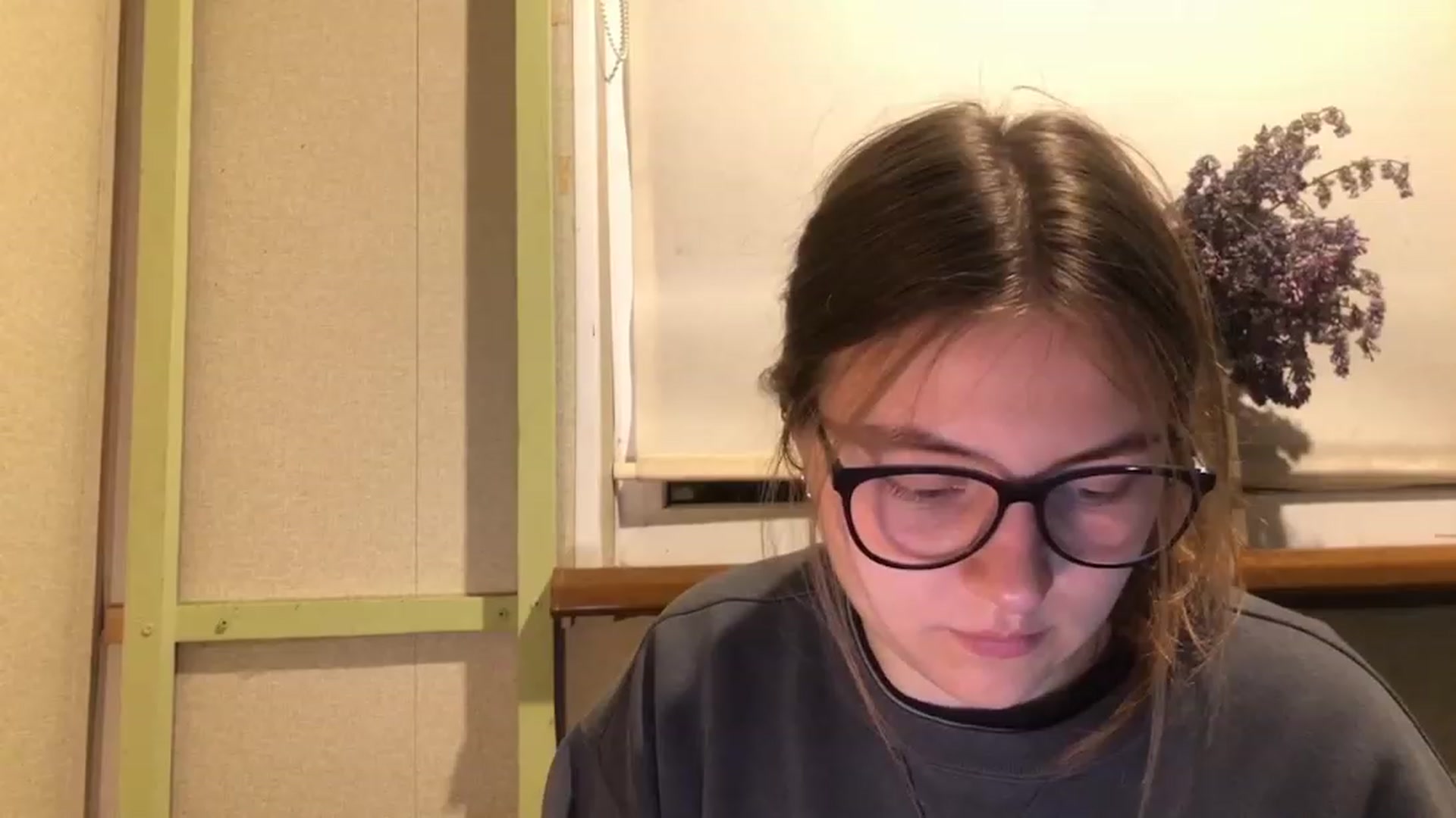 Gallery image thumbnail from Oliveevee_'s myfreecams stream on, 05/13/2023, 21:05 image 18 of 20