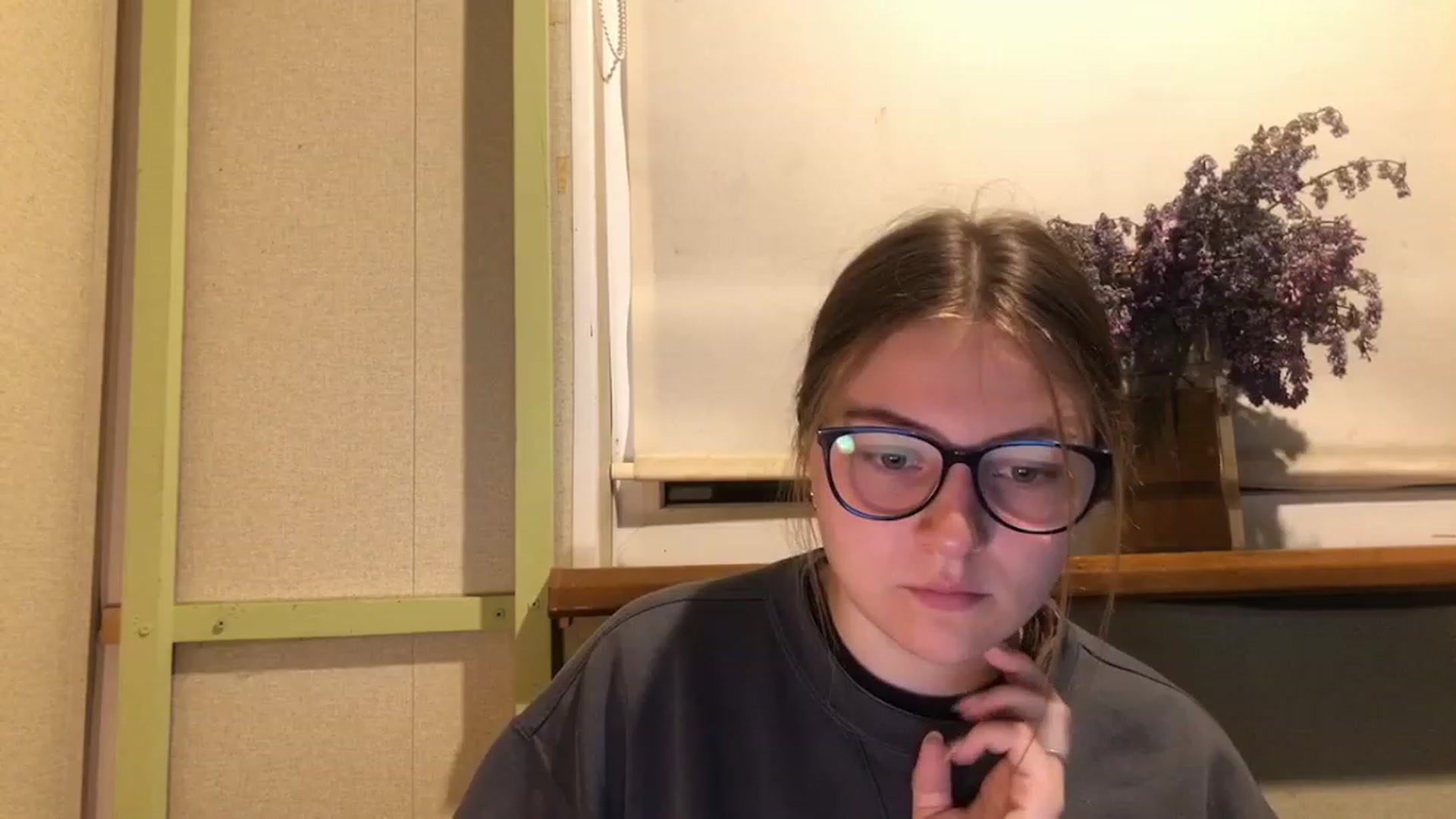 Gallery image thumbnail from Oliveevee_'s myfreecams stream on, 05/13/2023, 21:05 image 9 of 20