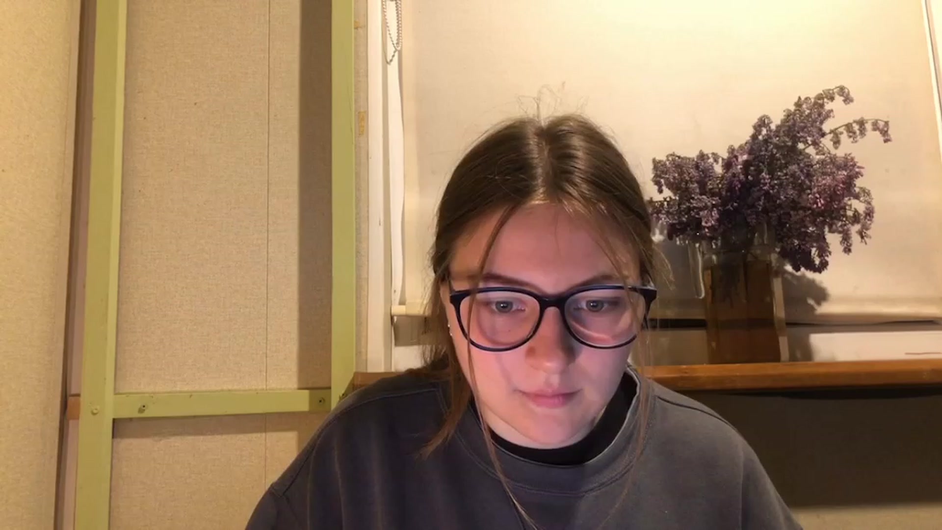 Gallery image thumbnail from Oliveevee_'s myfreecams stream on, 05/13/2023, 21:05 image 3 of 20