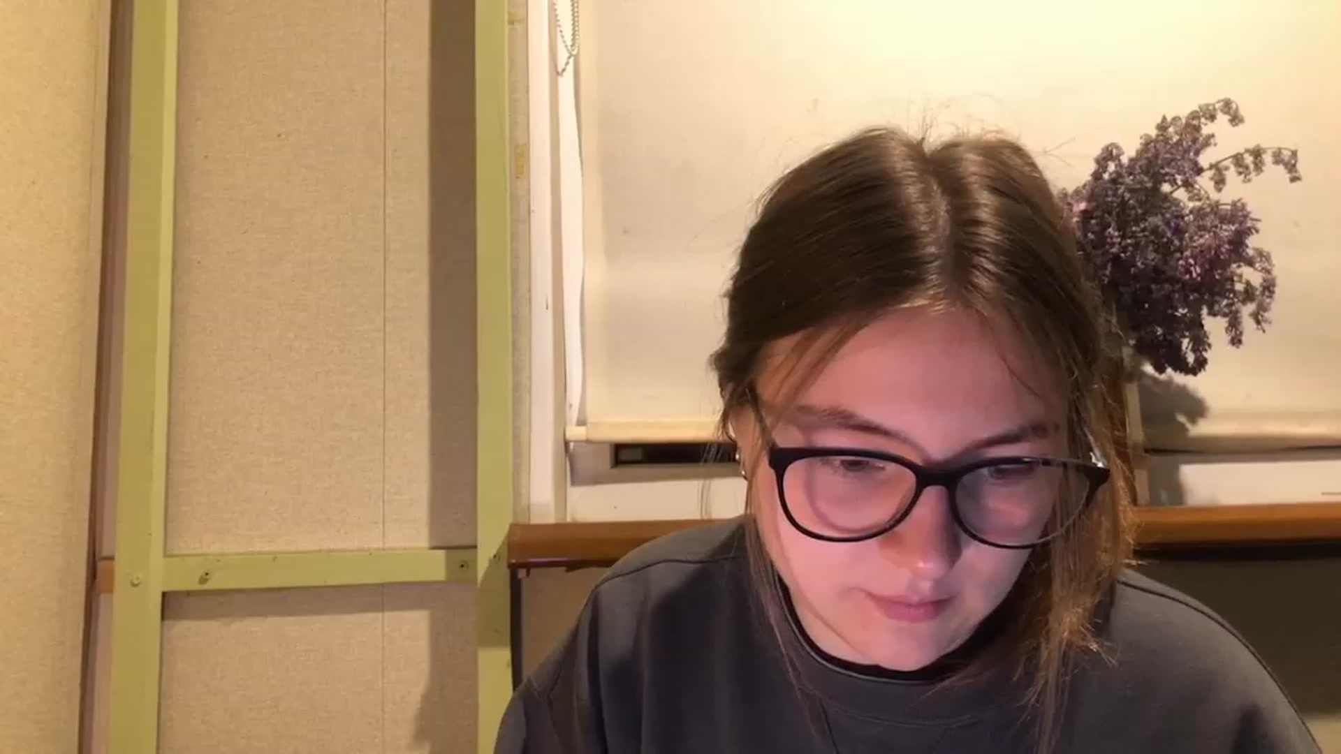 Gallery image thumbnail from Oliveevee_'s myfreecams stream on, 05/13/2023, 21:05 image 15 of 20