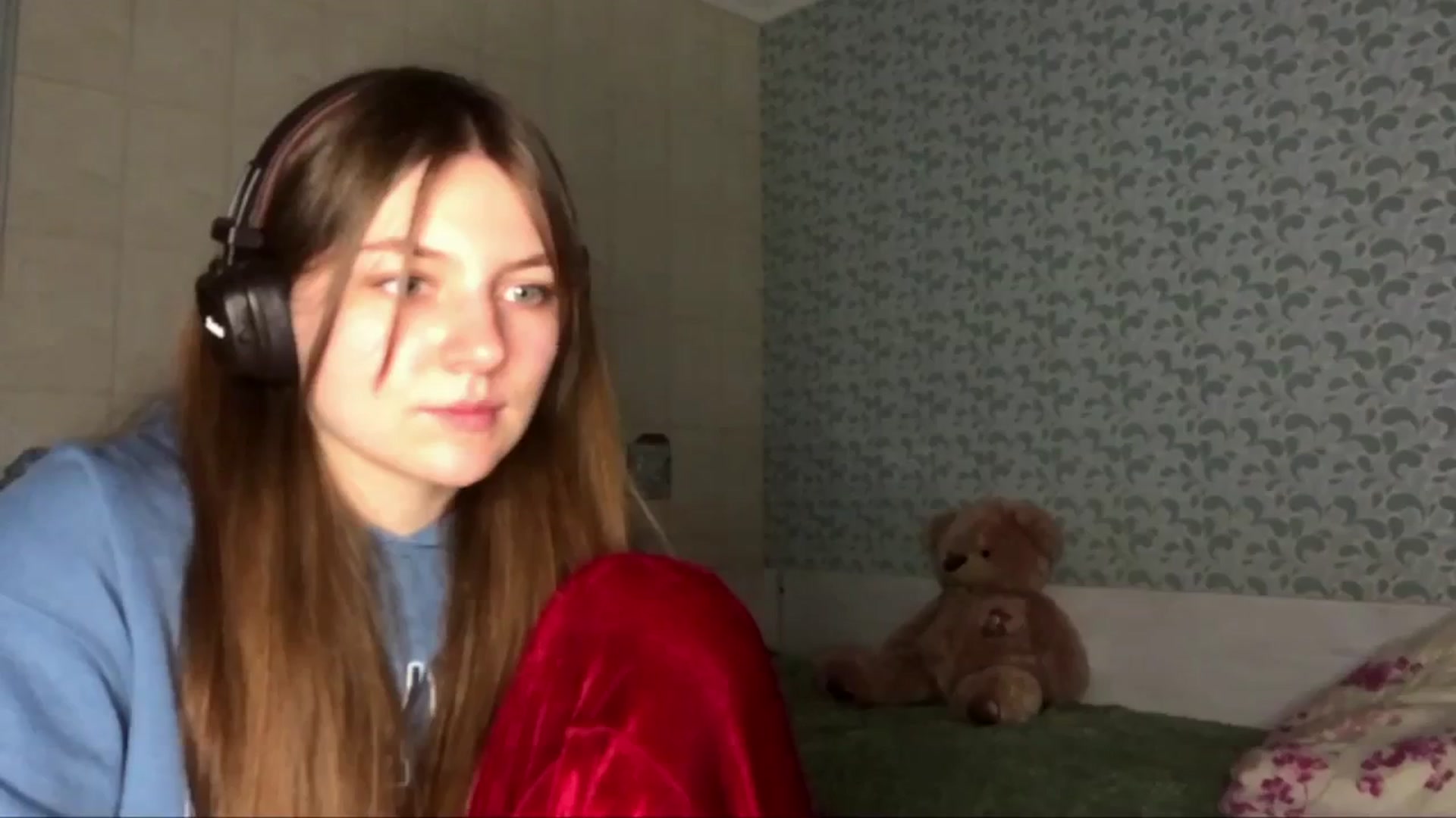Gallery image thumbnail from OliviEve's myfreecams stream on, 02/06/2025, 24:42 image 17 of 20
