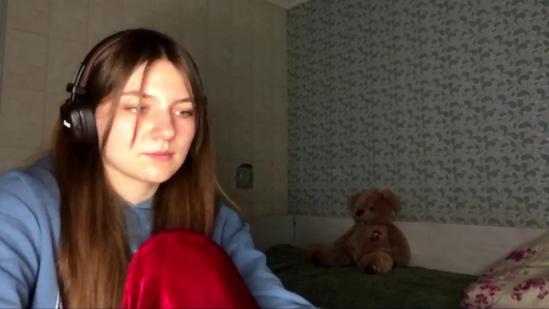 Gallery image thumbnail from OliviEve's myfreecams stream on, 02/06/2025, 24:42 image 18 of 20