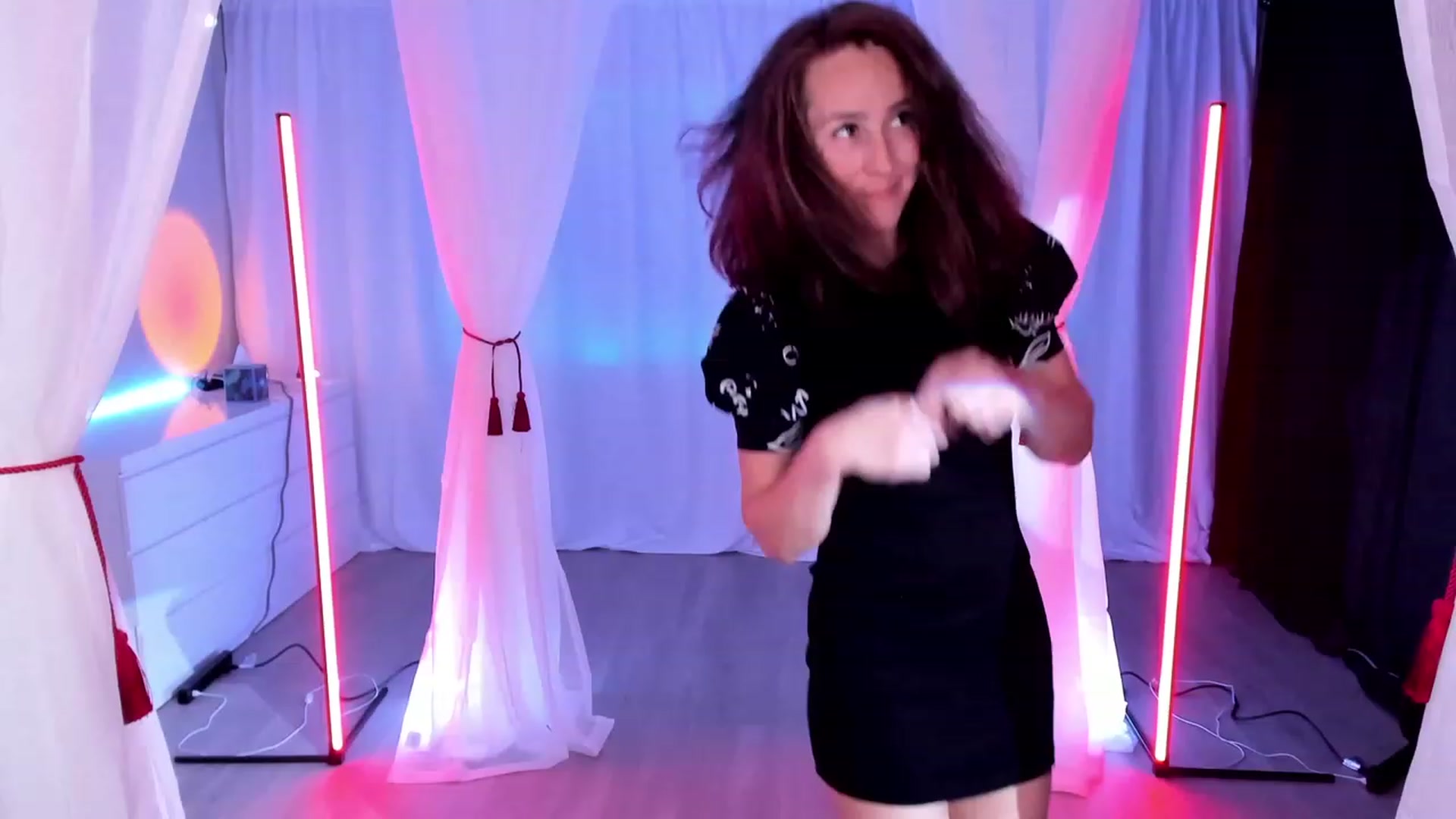 Gallery image thumbnail from Olivia's myfreecams stream on, 01/03/2024, 04:23 image 15 of 20