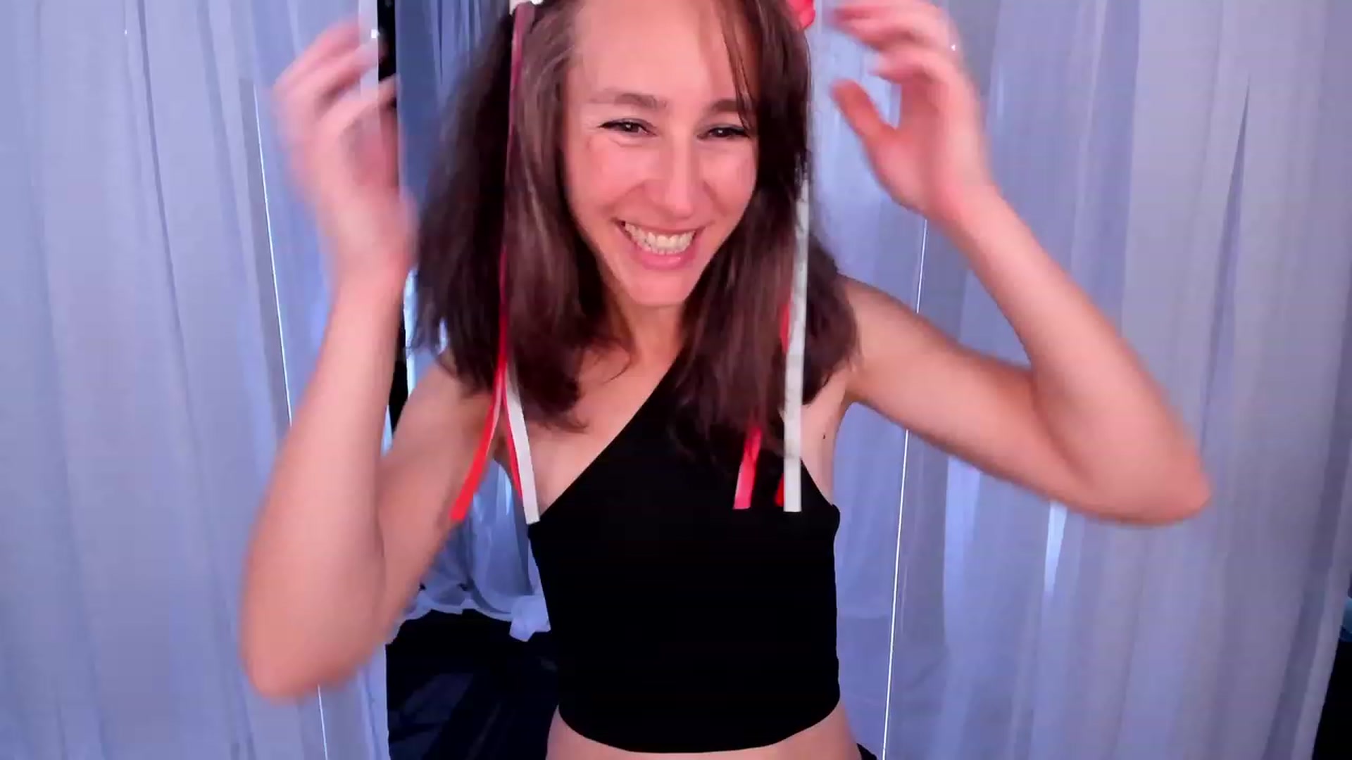 Gallery image thumbnail from Olivia's myfreecams stream on, 01/10/2024, 07:37 image 4 of 20