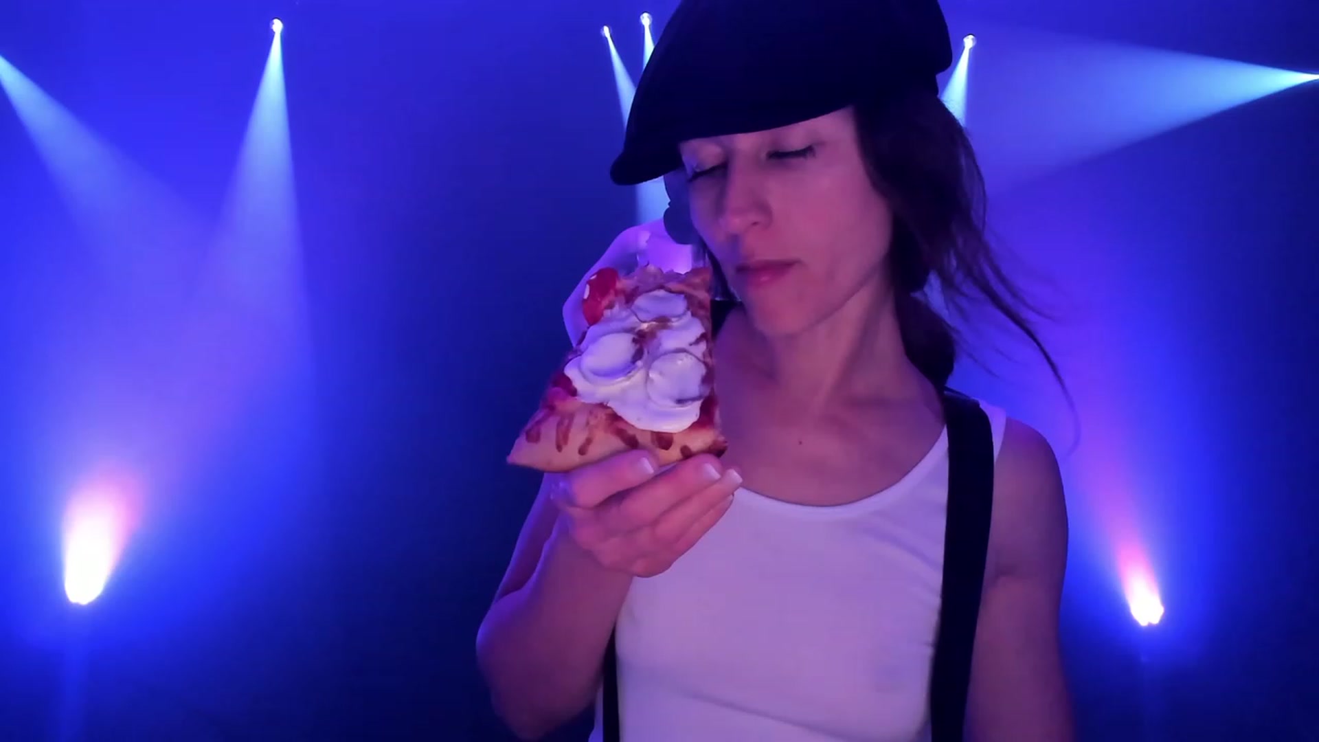 Gallery image thumbnail from Olivia's myfreecams stream on, 01/11/2024, 06:10 image 14 of 20