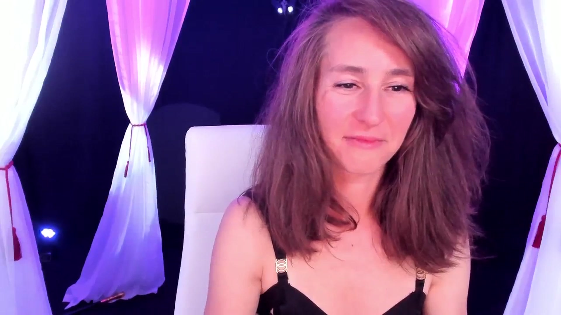 Gallery image thumbnail from Olivia's myfreecams stream on, 02/01/2024, 06:38 image 17 of 20
