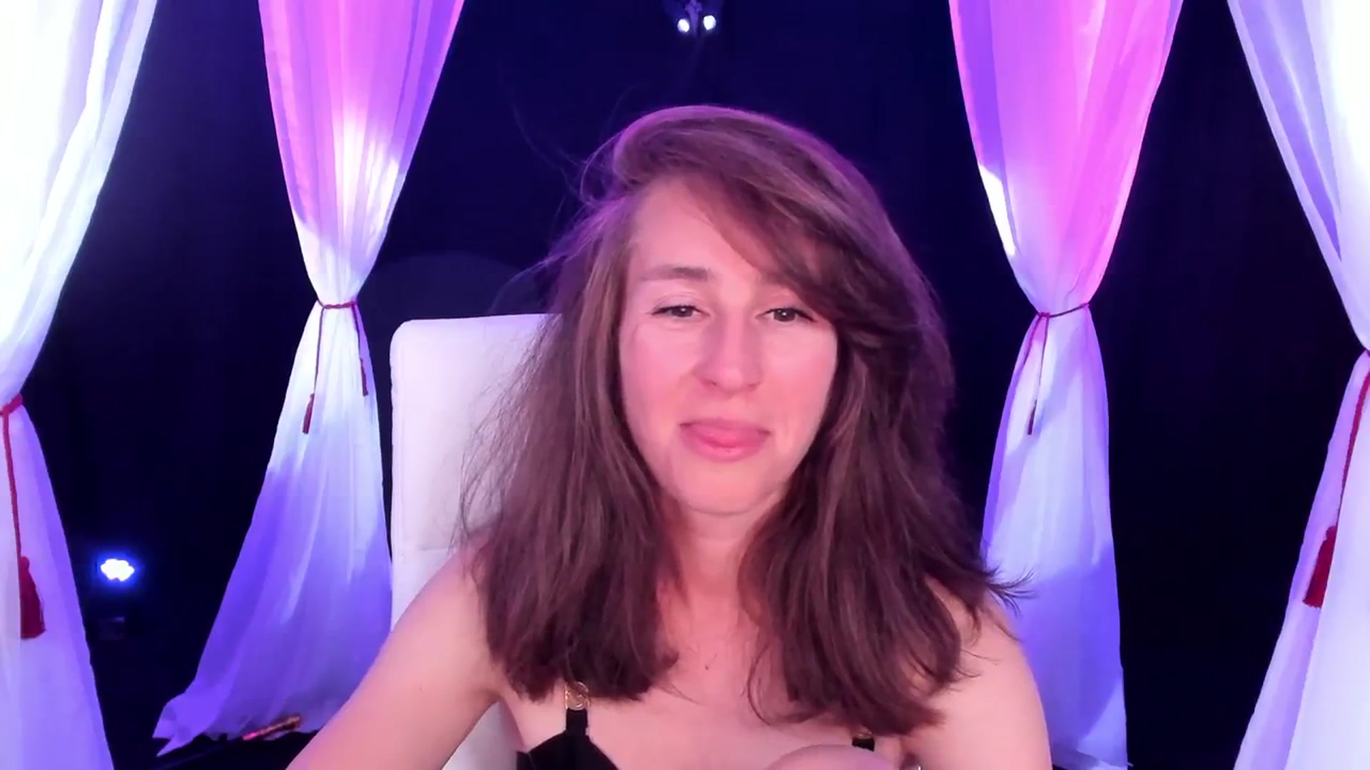 Gallery image thumbnail from Olivia's myfreecams stream on, 02/01/2024, 06:38 image 12 of 20